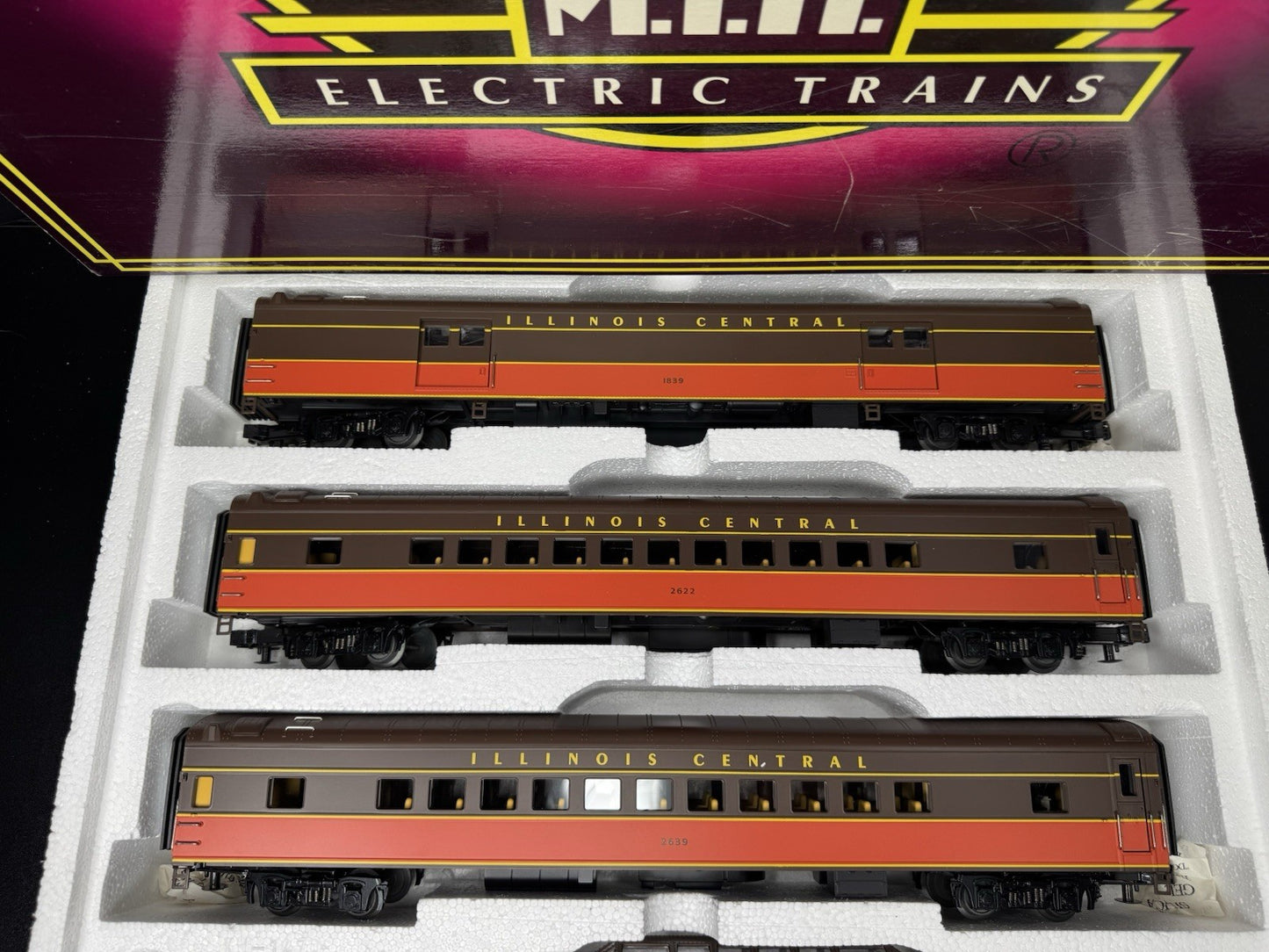 MTH 20-65033 Illinois Central IC 70' streamlined passenger 5-car set LNIB1
