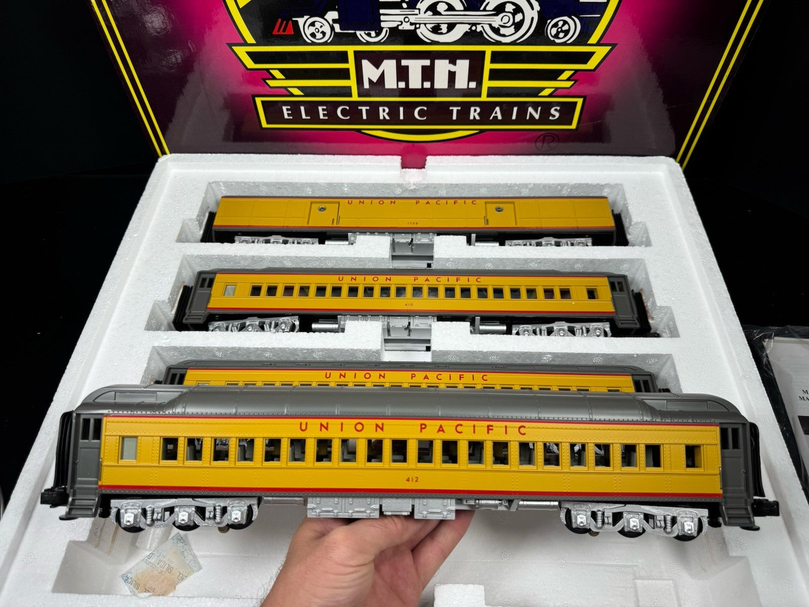 MTH Premier 0-4031 Union Pacific UP 70' Madison passenger 5-car set EX3
