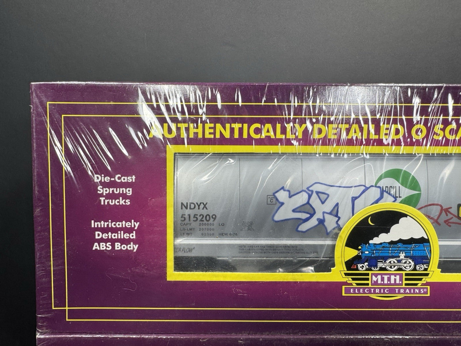MTH 20-97524 Cargill 3-bay centerflow hopper car with graffiti 2-pack NIB1