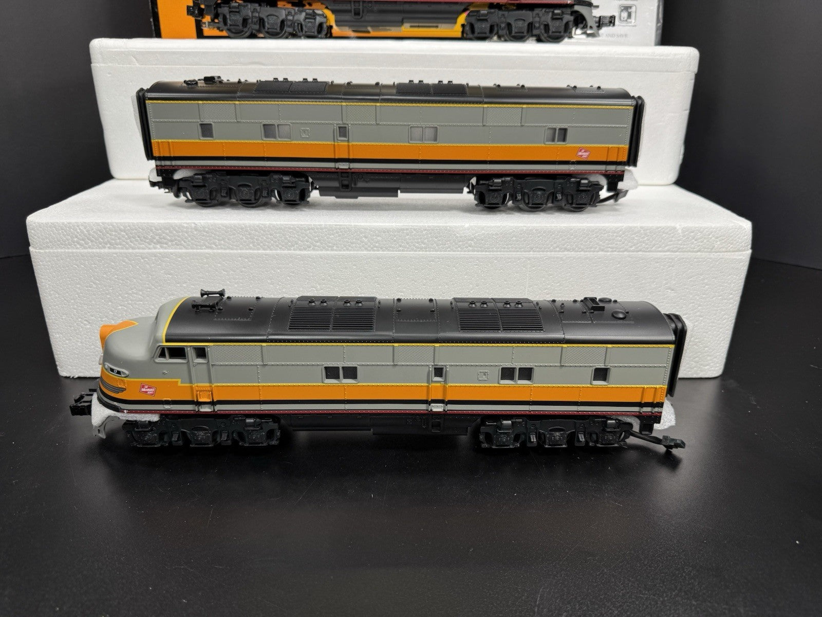 MTH RailKing 30-2488-1 Milwaukee Road E-3 diesel engine ABA set PS 2.0 BCR NIB10
