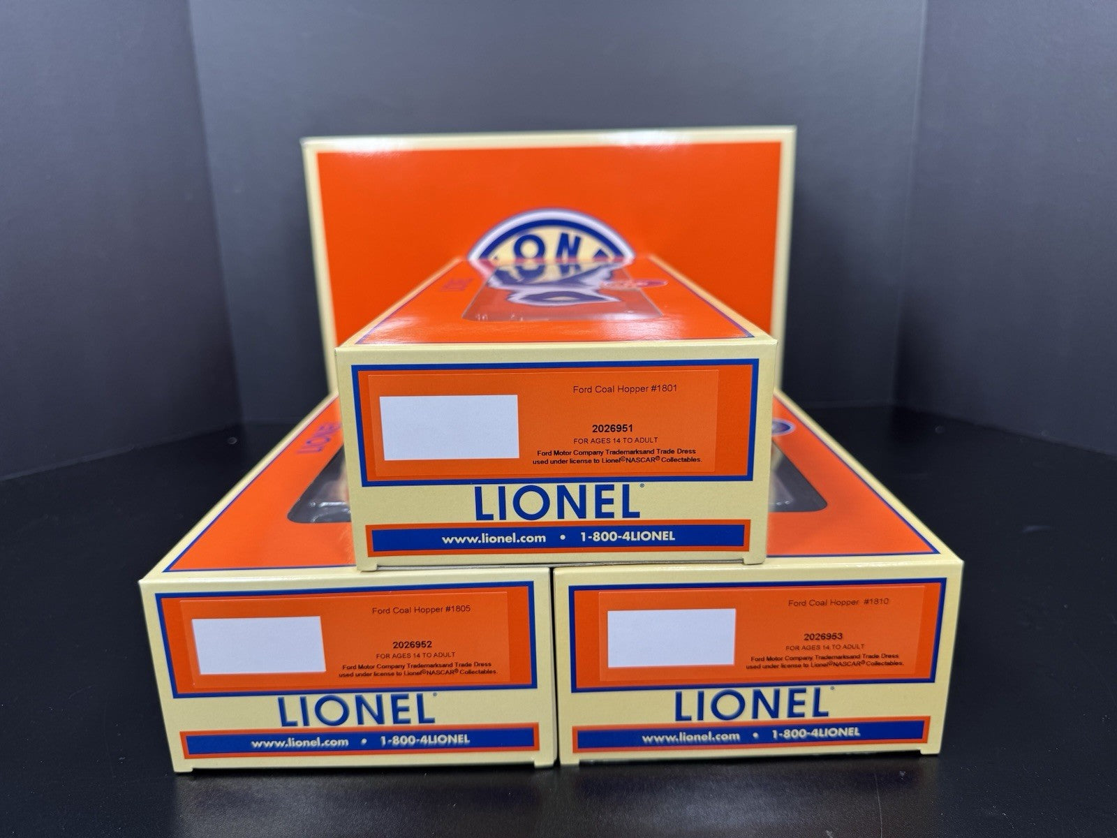 Lionel 2026950 Ford 2-bay hopper car with coal load 3-pack LNIB8