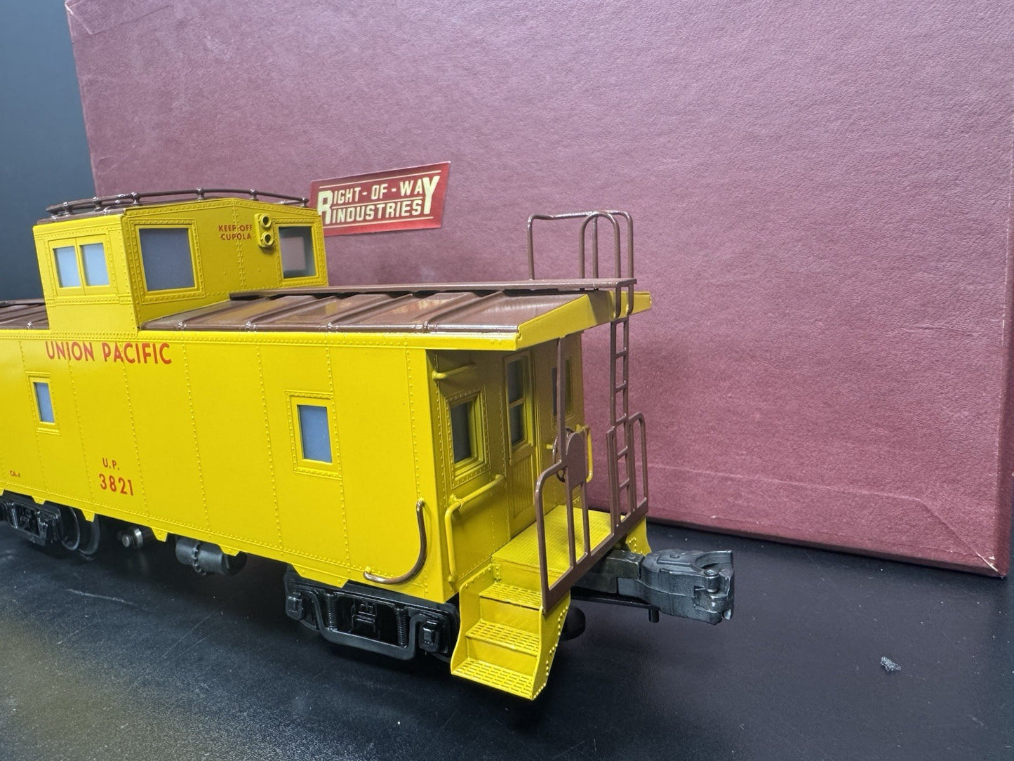 Right-of-Way Ajin 3-rail brass Union Pacific UP smoking caboose #3821 LNIB7
