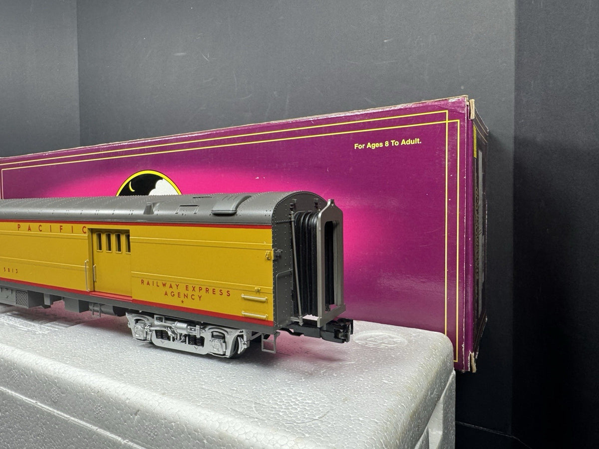 MTH 20-6853 Union Pacific UP 70' streamlined RPO passenger car #5813 EX4