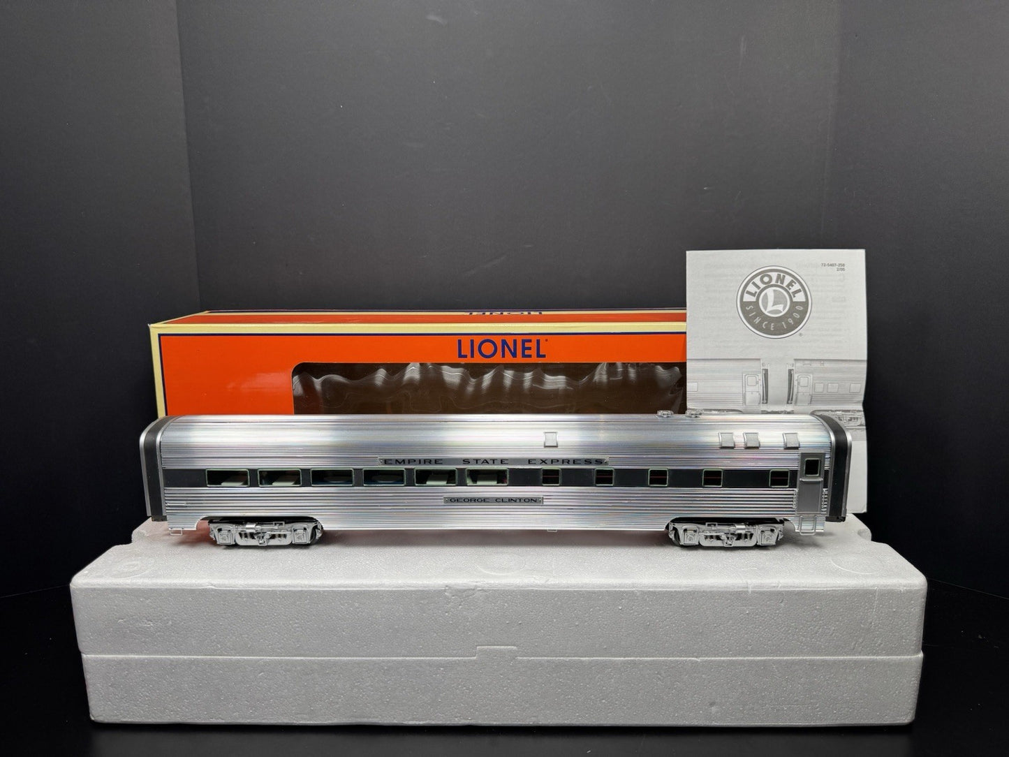 Lionel 6-29181 NYC Empire State Express 18" StationSounds diner car LNIB0