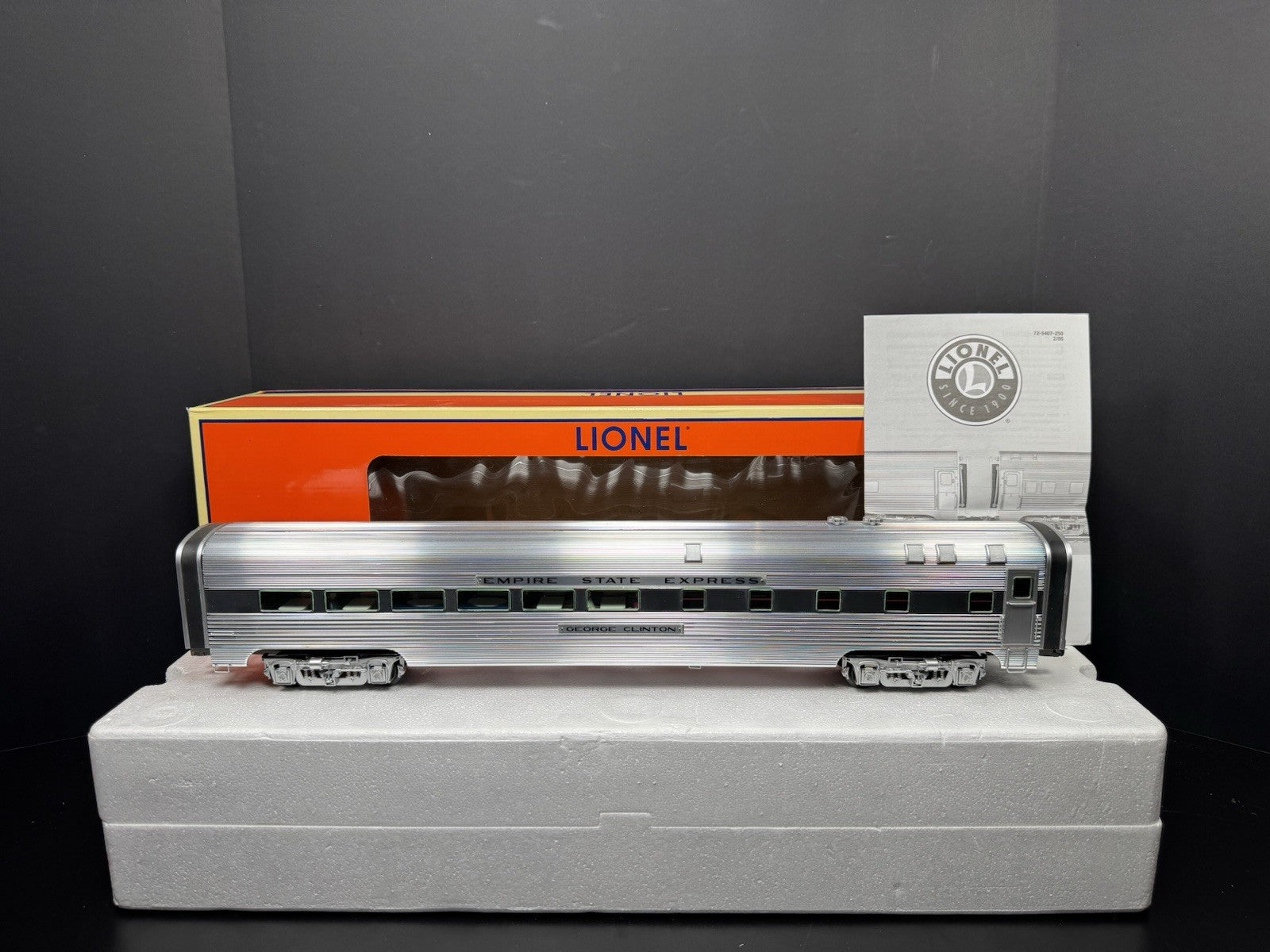 Lionel 6-29181 NYC Empire State Express 18" StationSounds diner car LNIB0