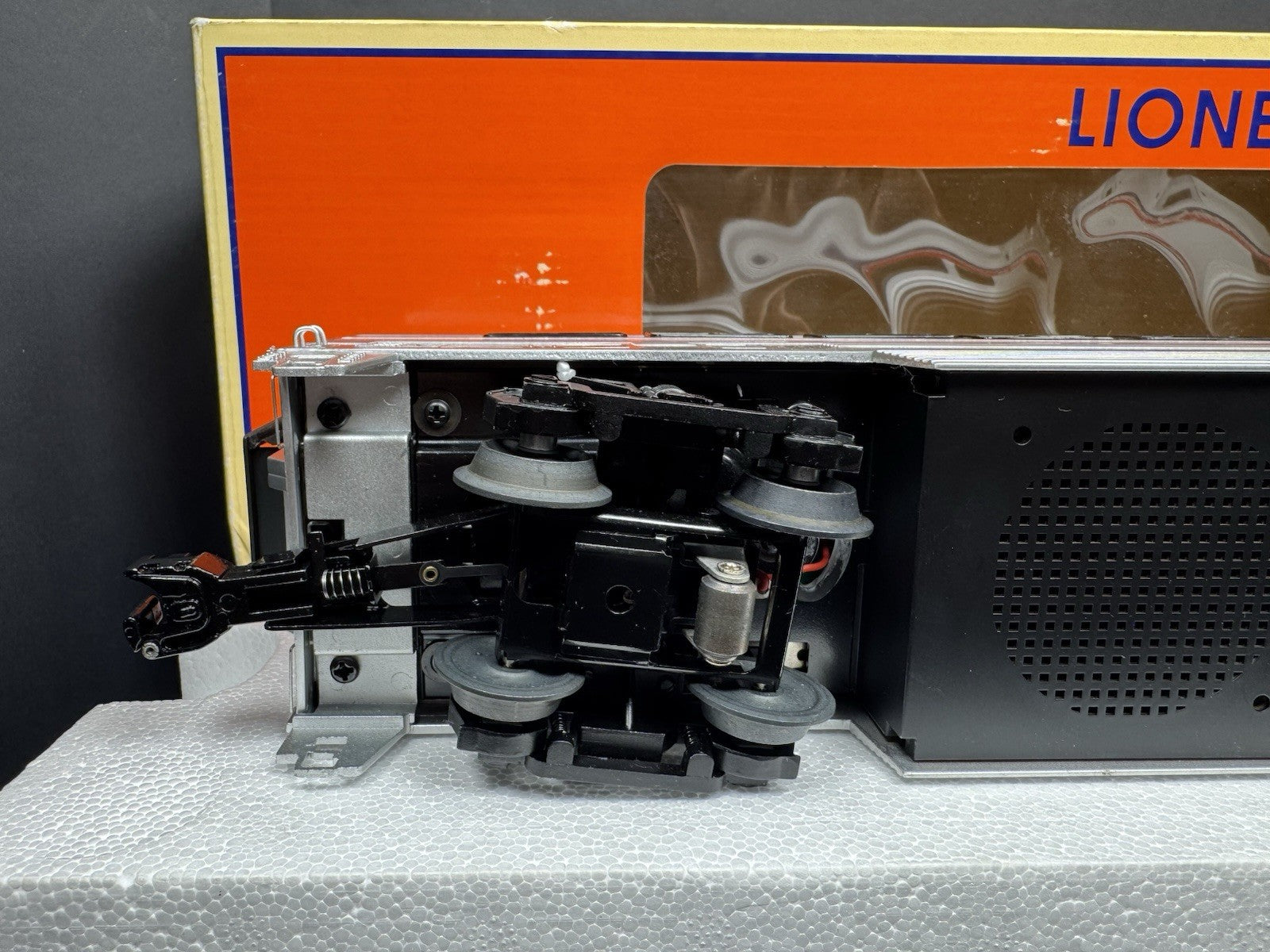 Lionel 6-15396 Amtrak Superliner 18" aluminum StationSounds diner car LNIB11