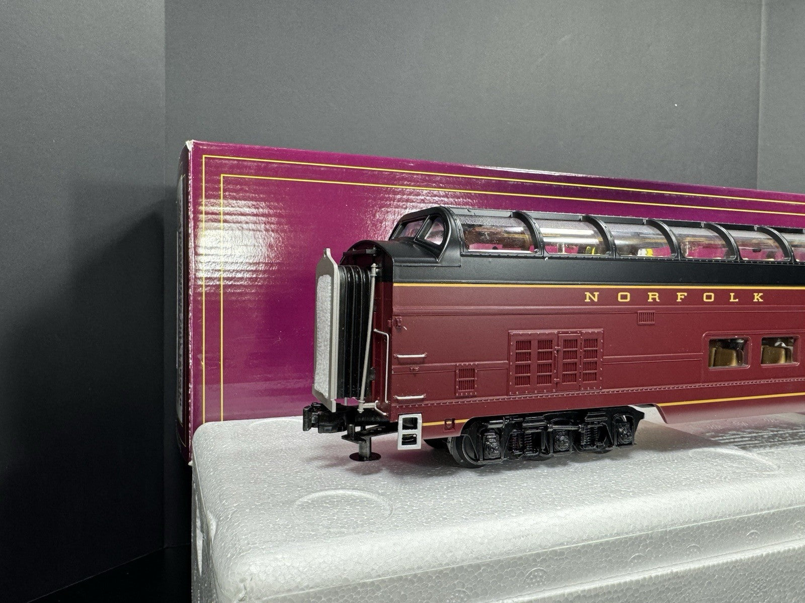MTH 20-64176 Norfolk & Western N&W 70' full-length vista dome passenger car LNIB6