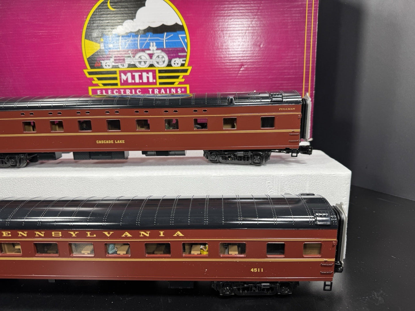 MTH 2064096 Pennsylvania PRR 70' sleeper diner passenger 2car set LNIB3