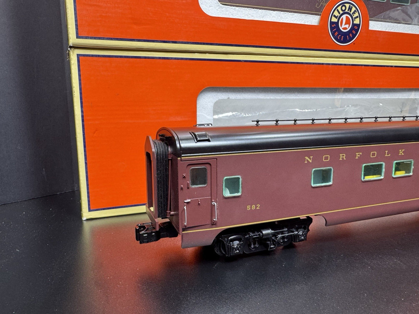 Lionel 6-25777 thru 6-25780 N&W Pocohantas 18" aluminum passenger 4-car set LNIB2