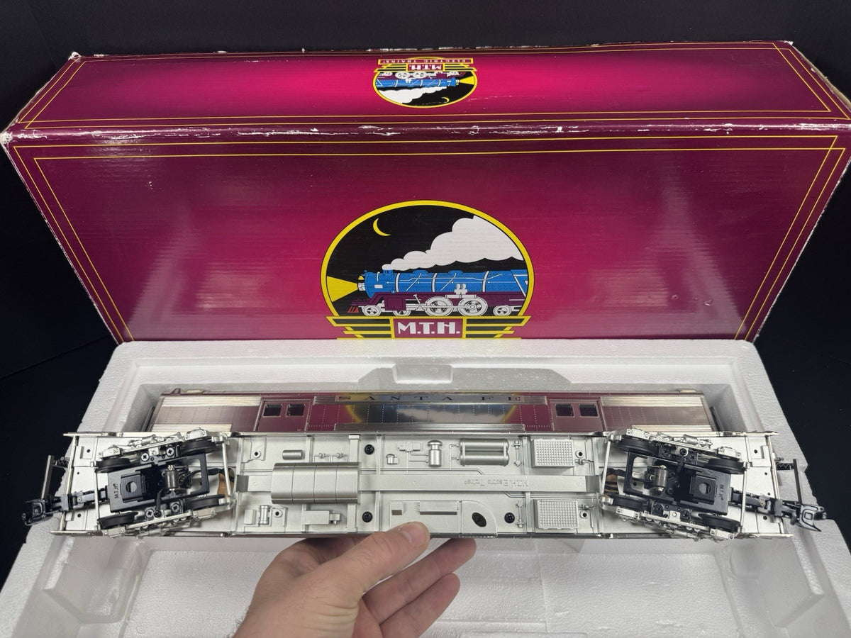 MTH 20-64117 Santa Fe plated 70' streamlined baggage coach 2-car set EX2