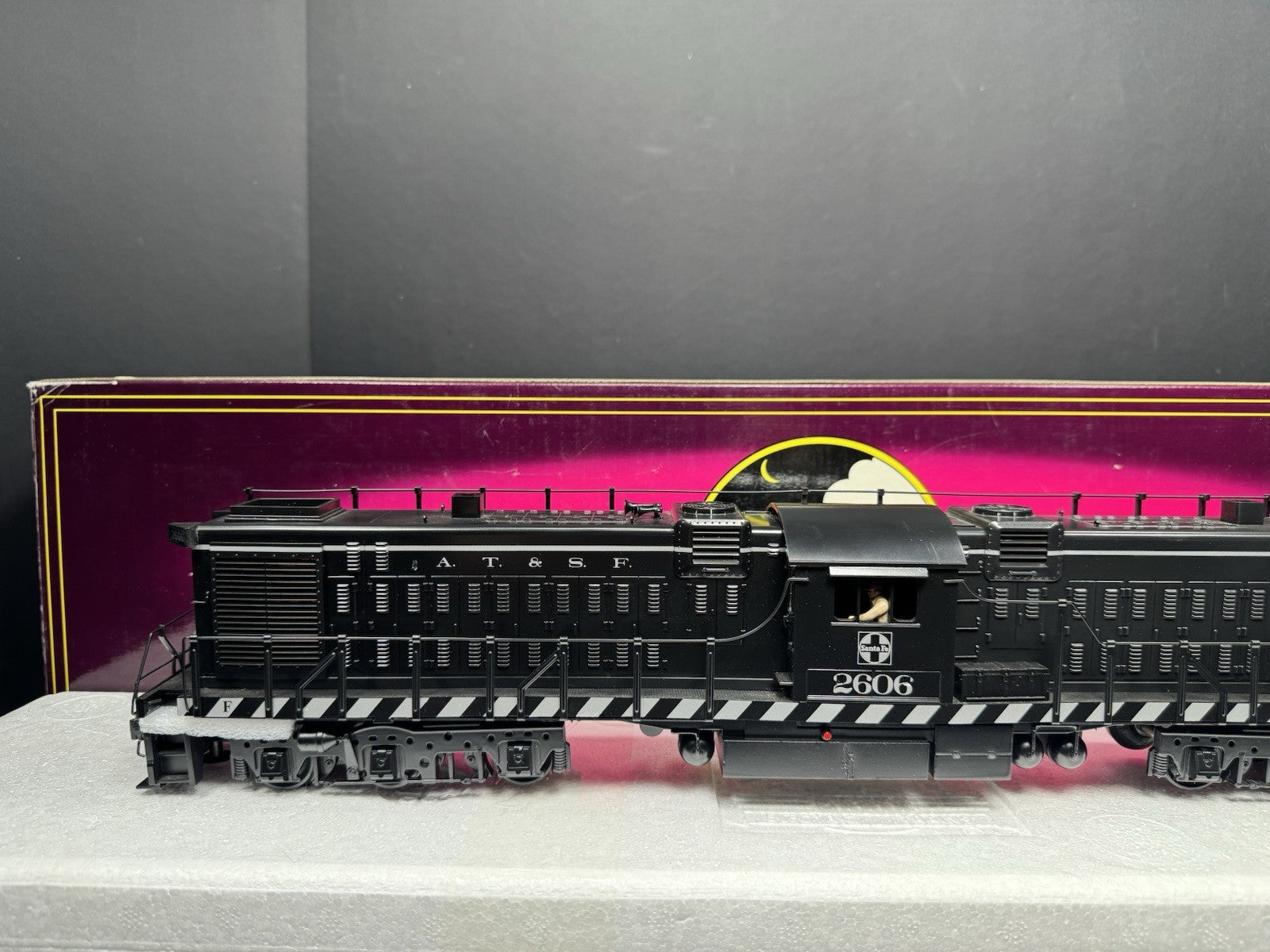 MTH 20-2427-3 Santa Fe 2500 HP transfer nonpowered diesel engine #2606 EX2