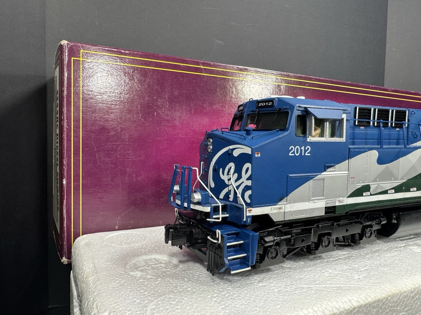 MTH 20-20313-1 General Electric GE Demonstrator ES44AC diesel engine #2012 PS36