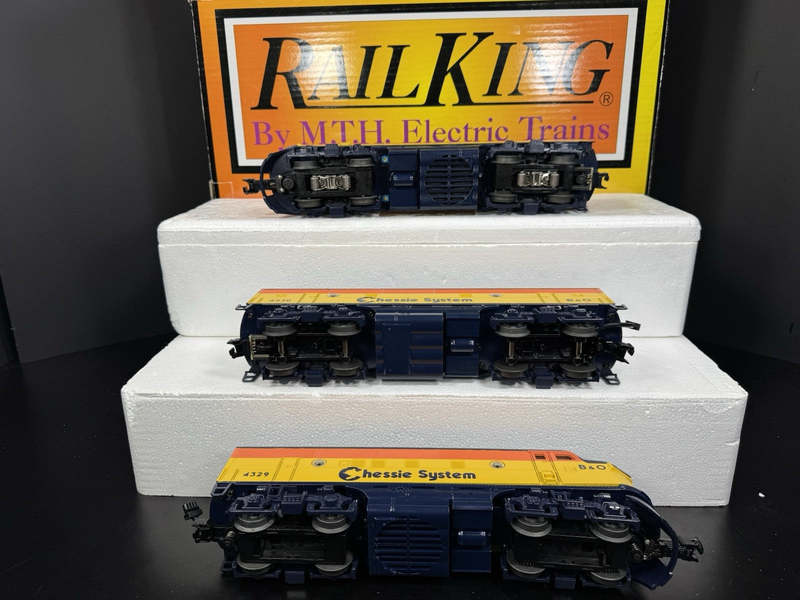 MTH RailKing 30-2716-1 B&O Chessie System F-3 diesel engine ABA set PS2 BCR8