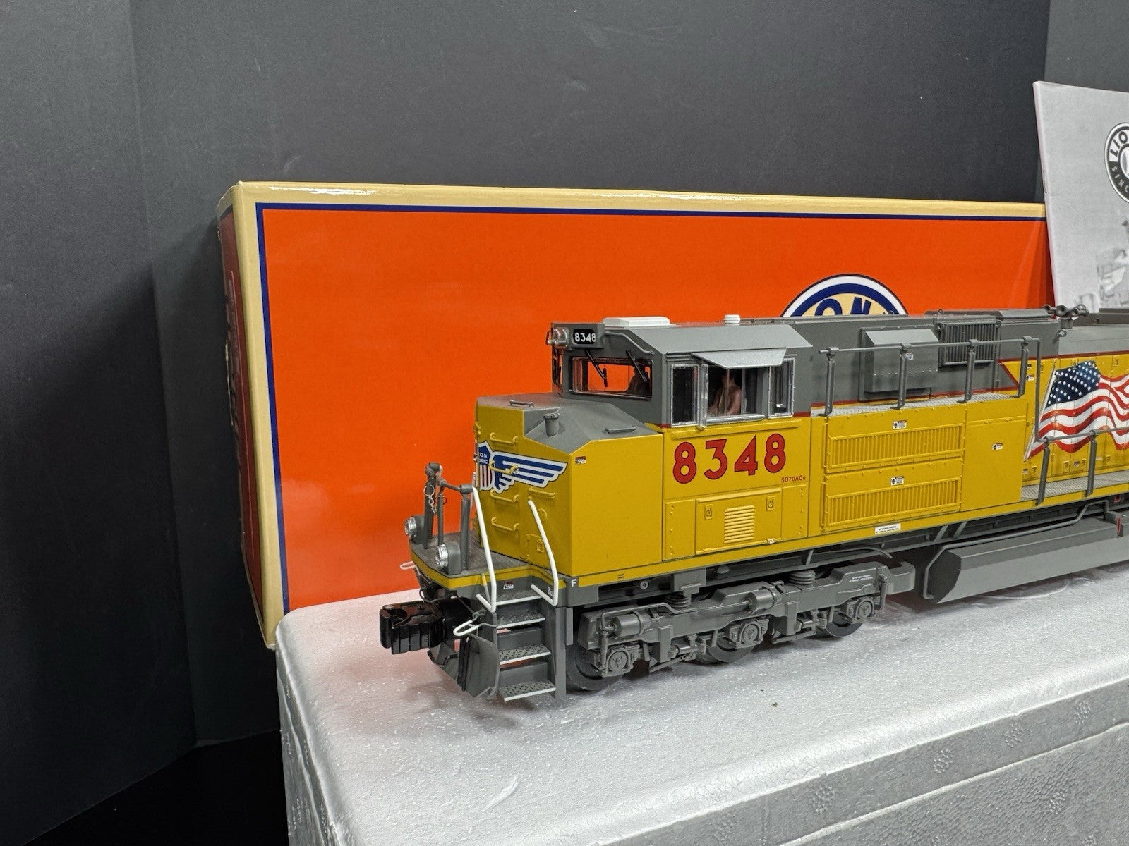 Lionel LEGACY 6-28264 Union Pacific UP flag SD70ACe diesel engine #8348 EX1