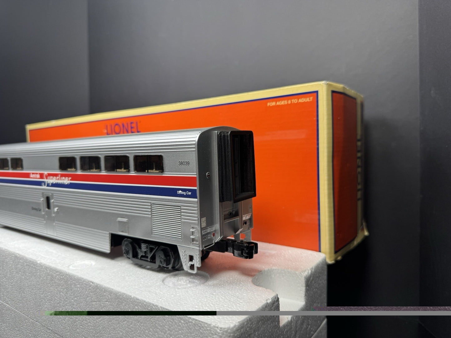Lionel 6-15396 Amtrak Superliner 18" aluminum StationSounds diner car LNIB9