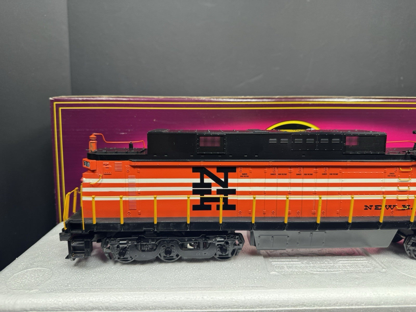 MTH 20-5601-1 New Haven NH E33 electric engine #310 PS2 BCR LNIB7