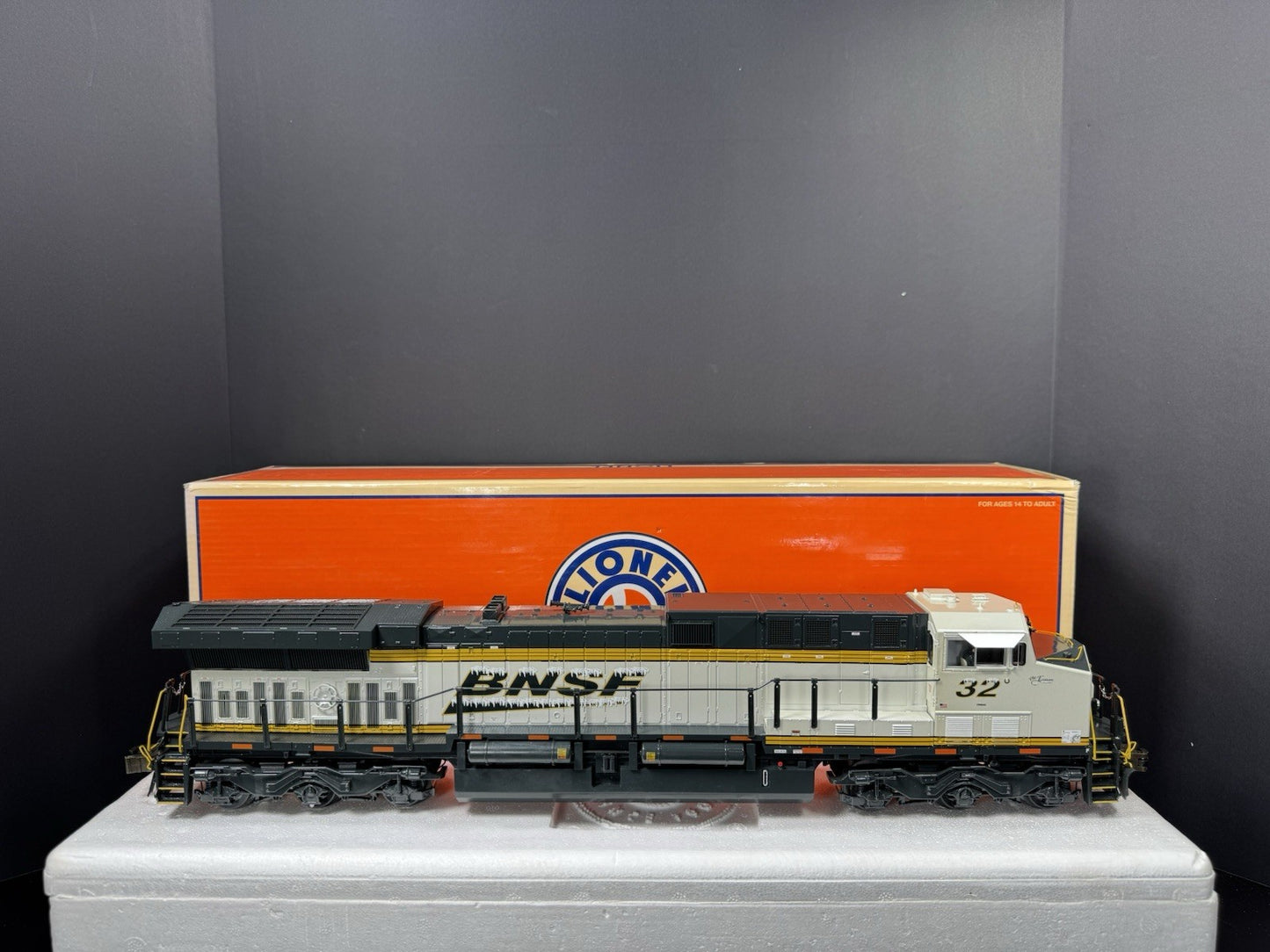Lionel LEGACY 6-31783 BNSF Ice Cold Express AC6000 diesel engine #32 EX5