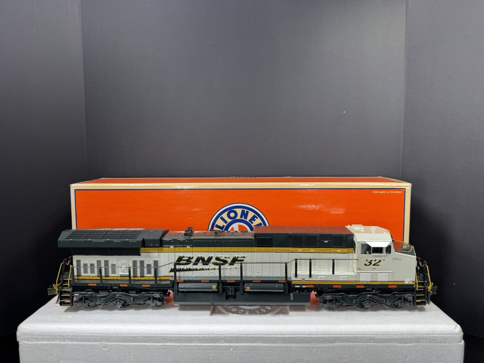 Lionel LEGACY 6-31783 BNSF Ice Cold Express AC6000 diesel engine #32 EX5