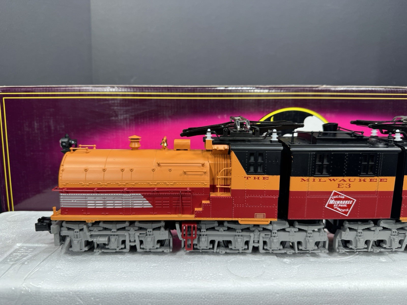 MTH 20-5511-1 Milwaukee Road E-2 Bi-Polar electric engine #E3 PS2 BCR EX2