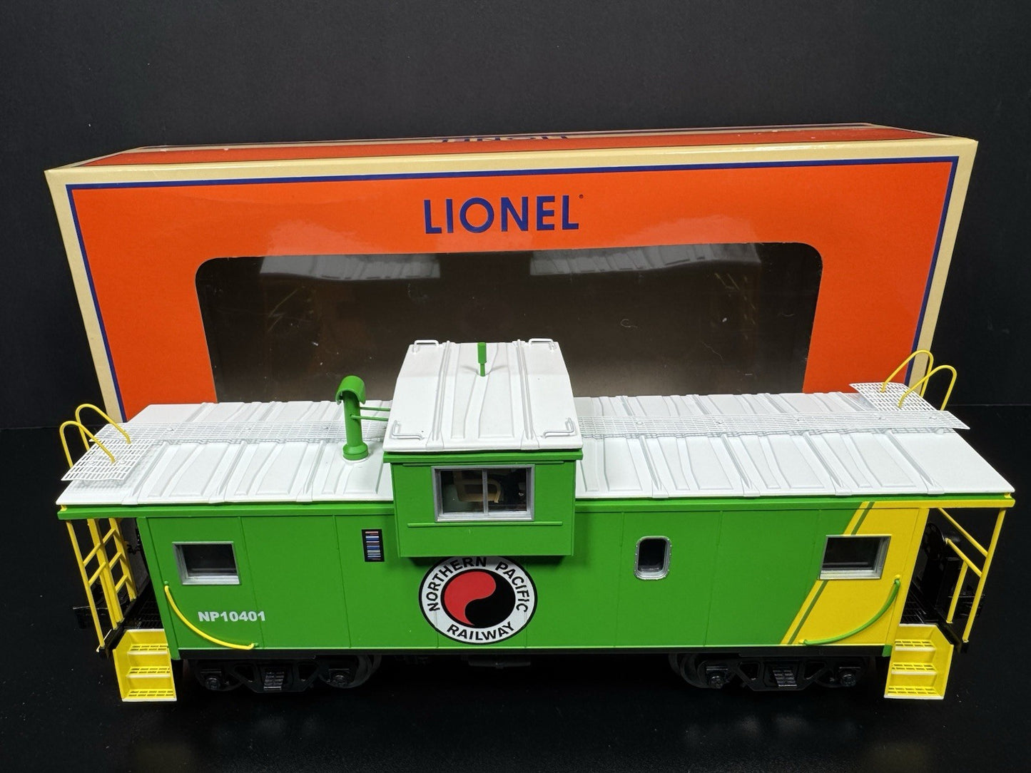 Lionel 2226170 Northern Pacific NP CupolaCam caboose #10401 LNIB2