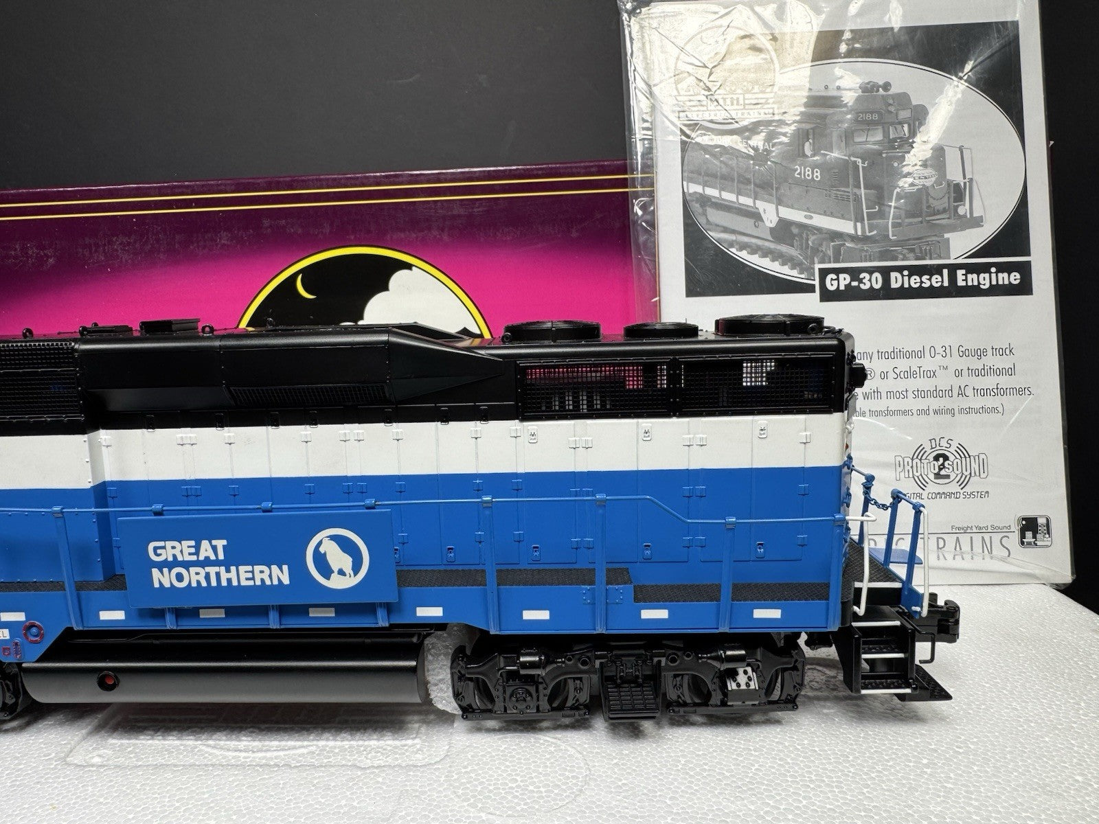 MTH 20-2399-1 Great Northern GN GP-30 diesel engine #3015 PS2 BCR NIB3