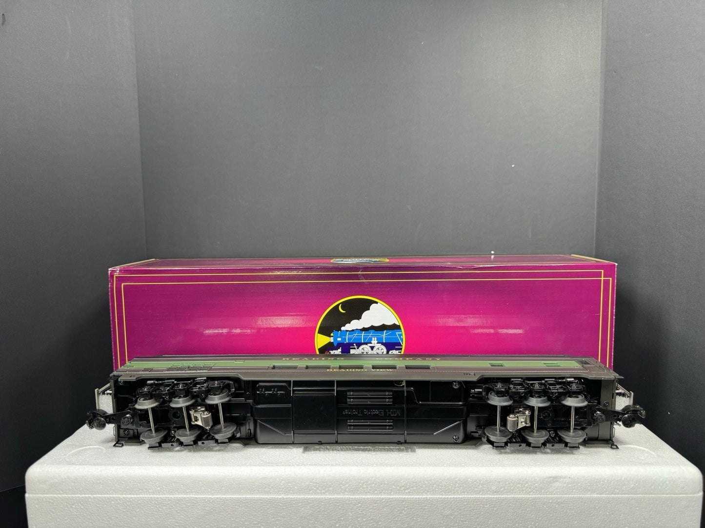 MTH 20-64211 Reading 70' streamlined full-length vista dome passenger car LNIB10