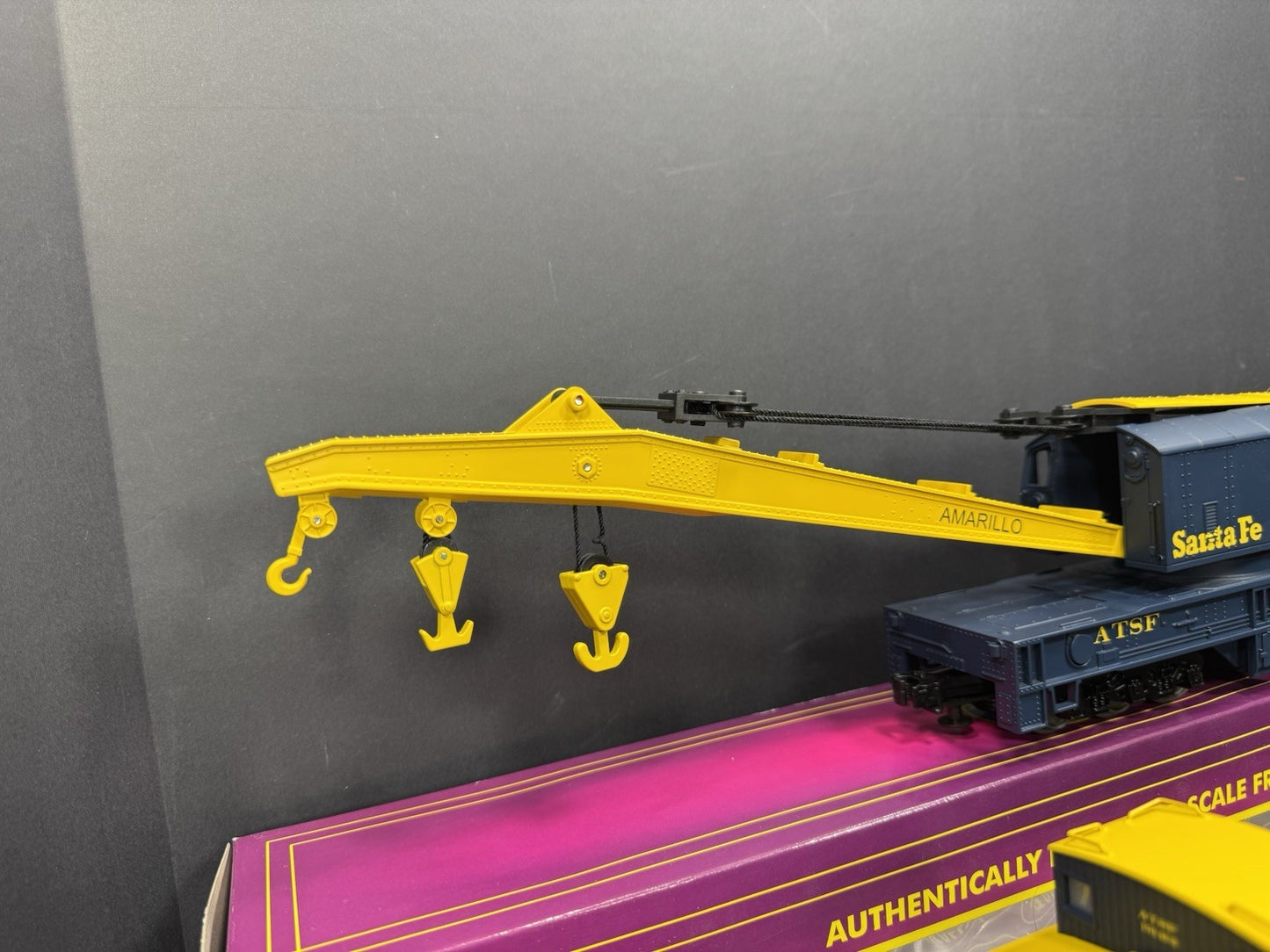MTH 2098237 2098239 Santa Fe SF operating crane & boom tender set LNIB3
