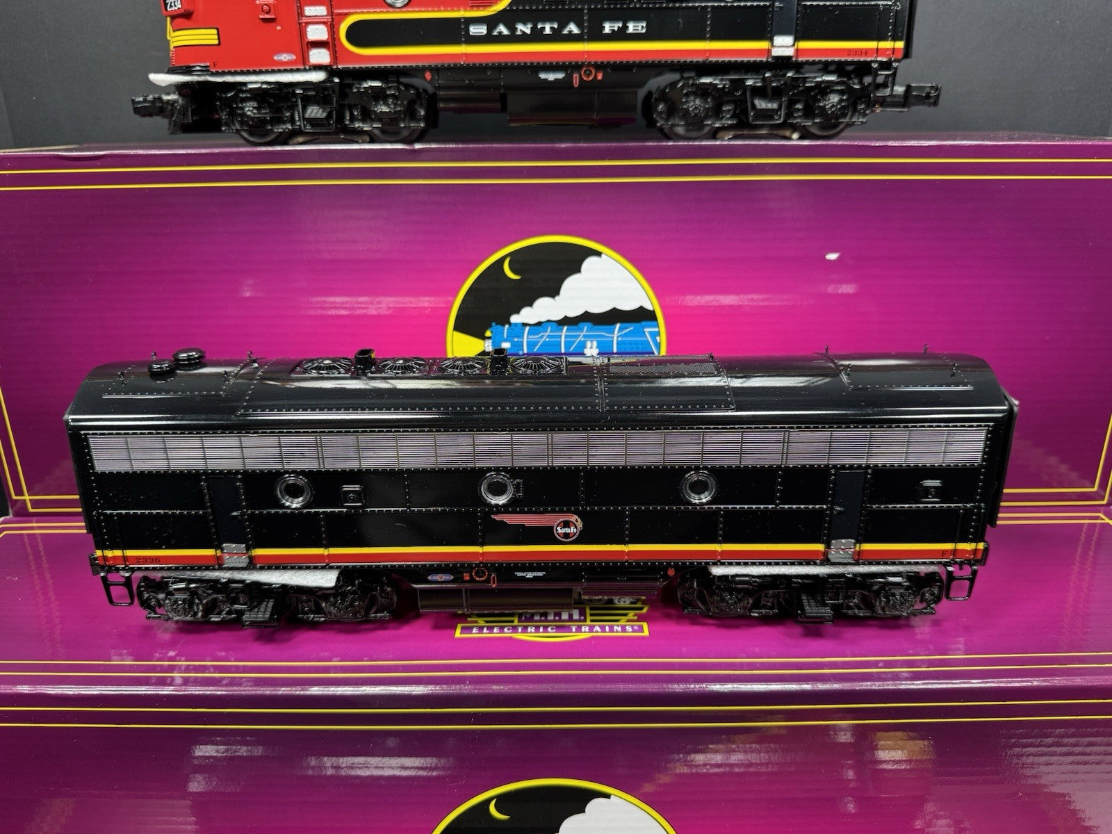 MTH 20-21601-1 Santa Fe Black Bonnet F-3 diesel engine ABA set #2334 #2335 NIB3