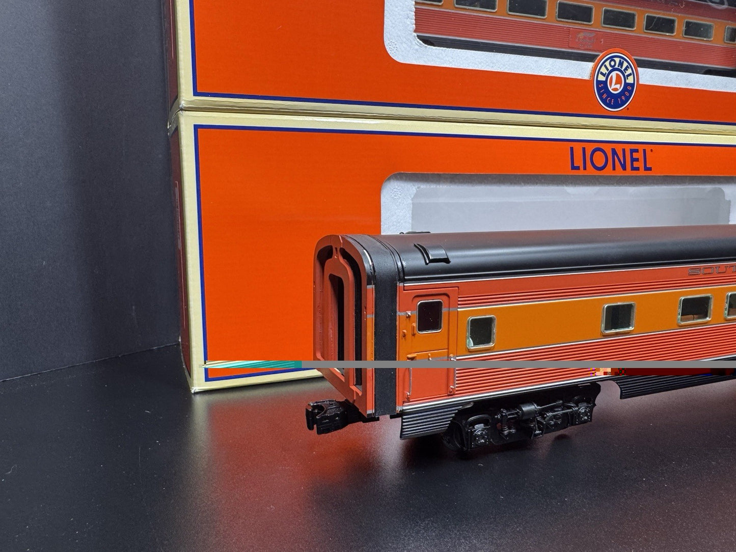 Lionel 6-29115 Southern Pacific Daylight 18" aluminum passenger set LNIB6