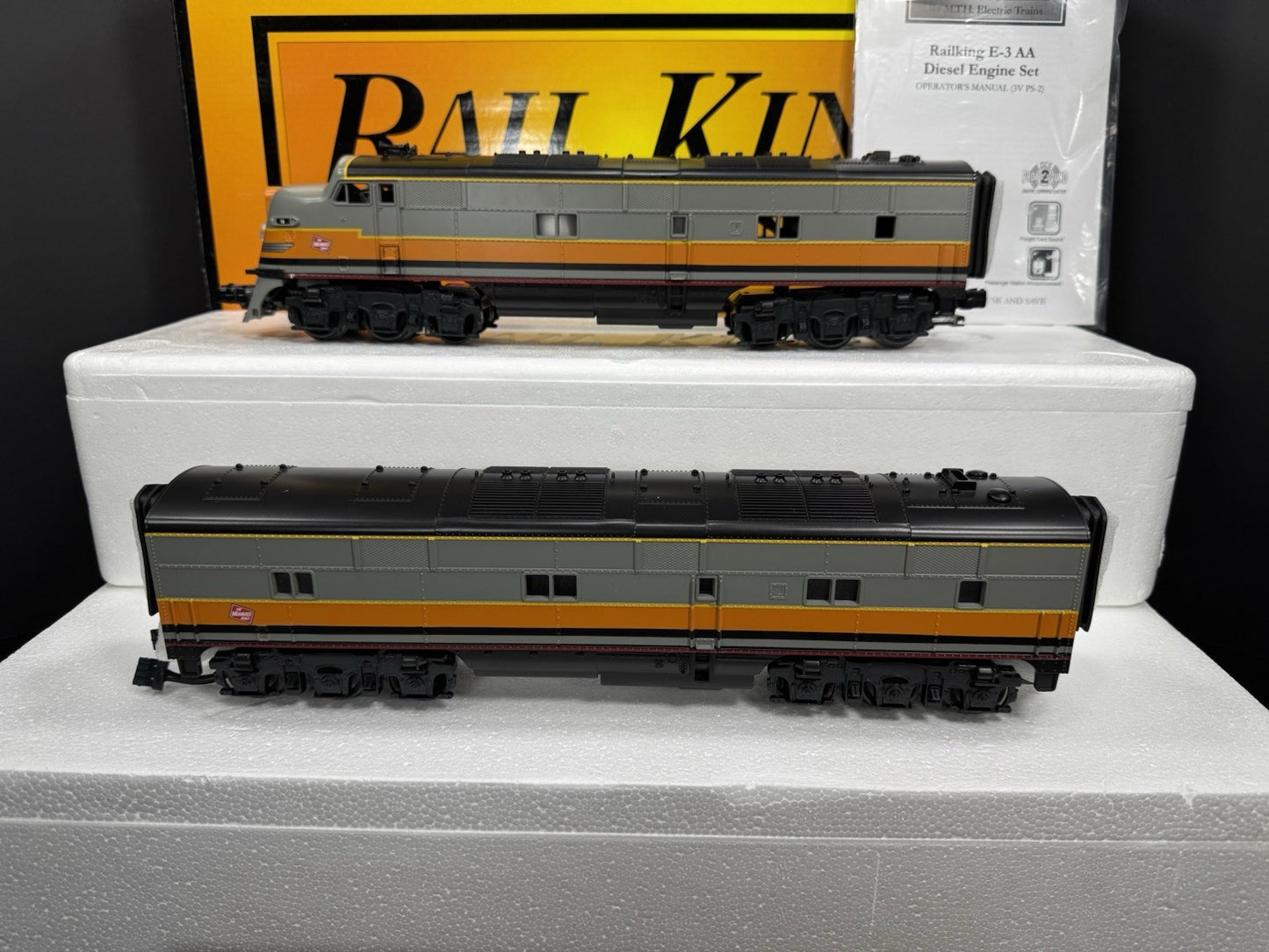MTH RailKing 30-2488-1 Milwaukee Road E-3 diesel engine ABA set PS 2.0 BCR NIB3