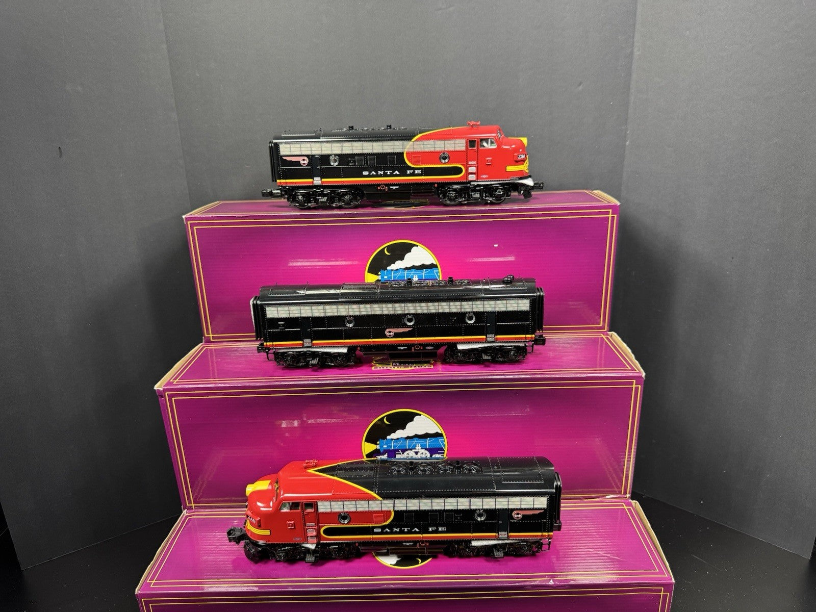MTH 20-21601-1 Santa Fe Black Bonnet F-3 diesel engine ABA set #2334 #2335 NIB6