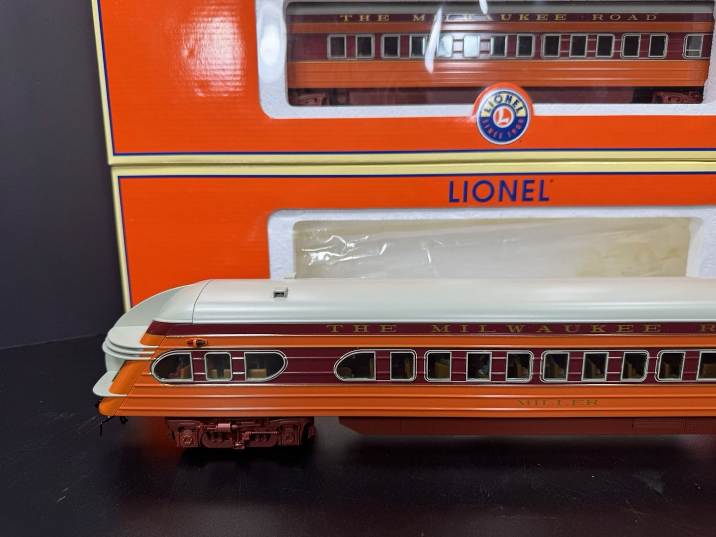 Lionel 6-29191 Milwaukee Road Hiawatha beaver tail 18" passenger 4-car set LNIB6