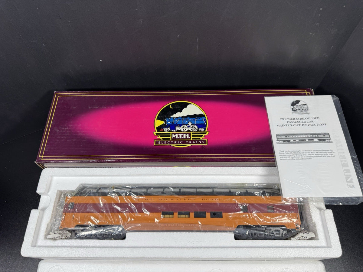 MTH 20-67025 Milwaukee Road 70' full-length vista dome passenger car LNIB11