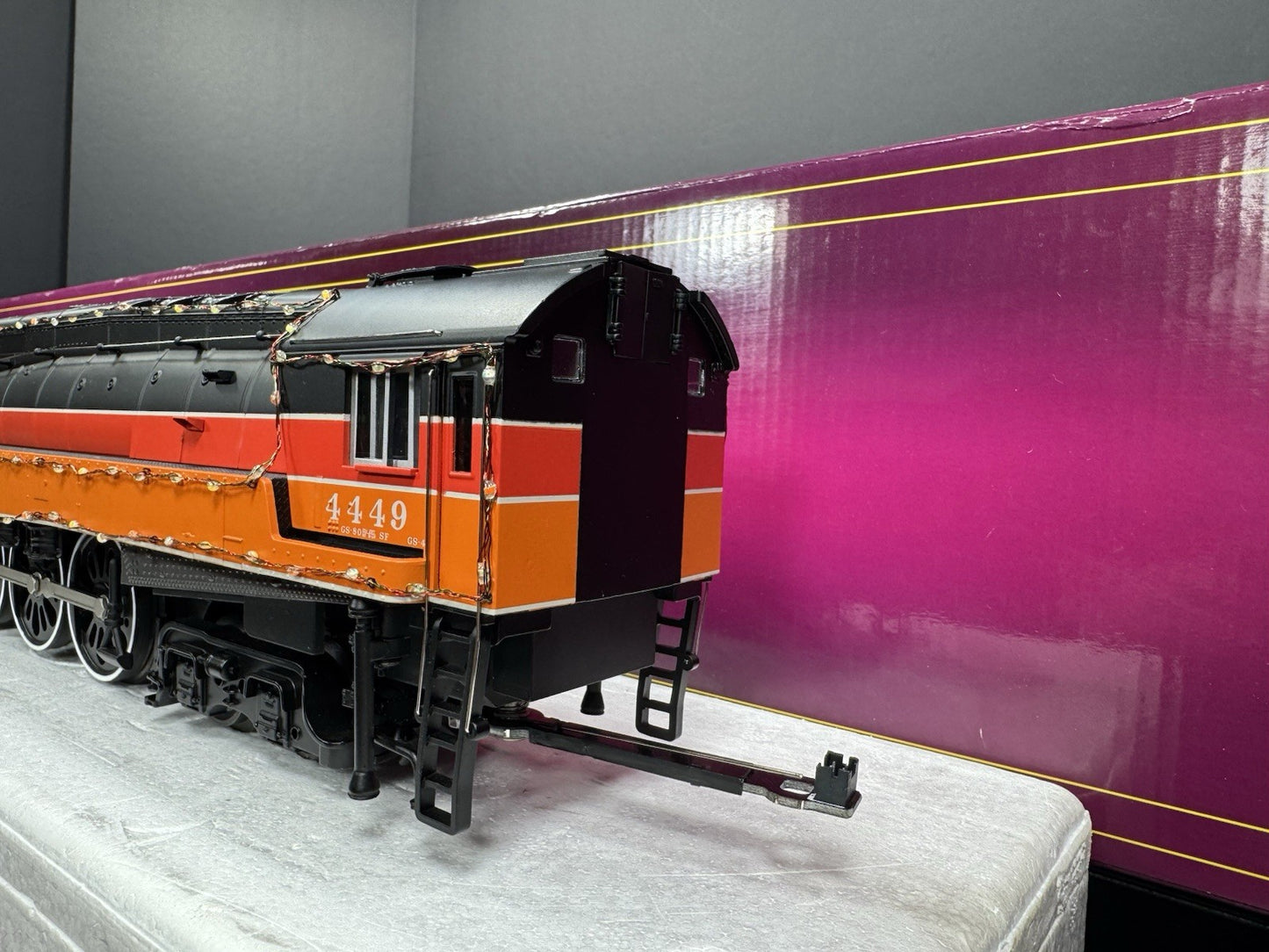 MTH 20-3758-1 SP daylight GS-4 steam engine w Christmas LED lights #4449 PS3 LN4