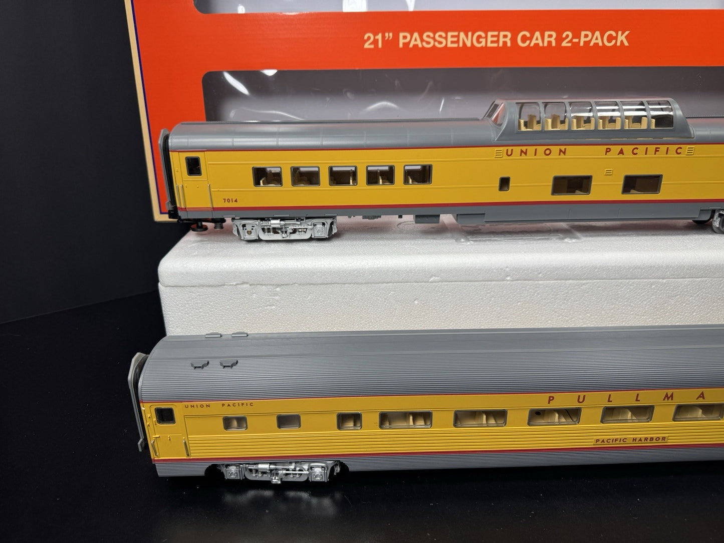 Lionel 1927070 Union Pacific UP 21" excursion 2-car expansion set LNIB7