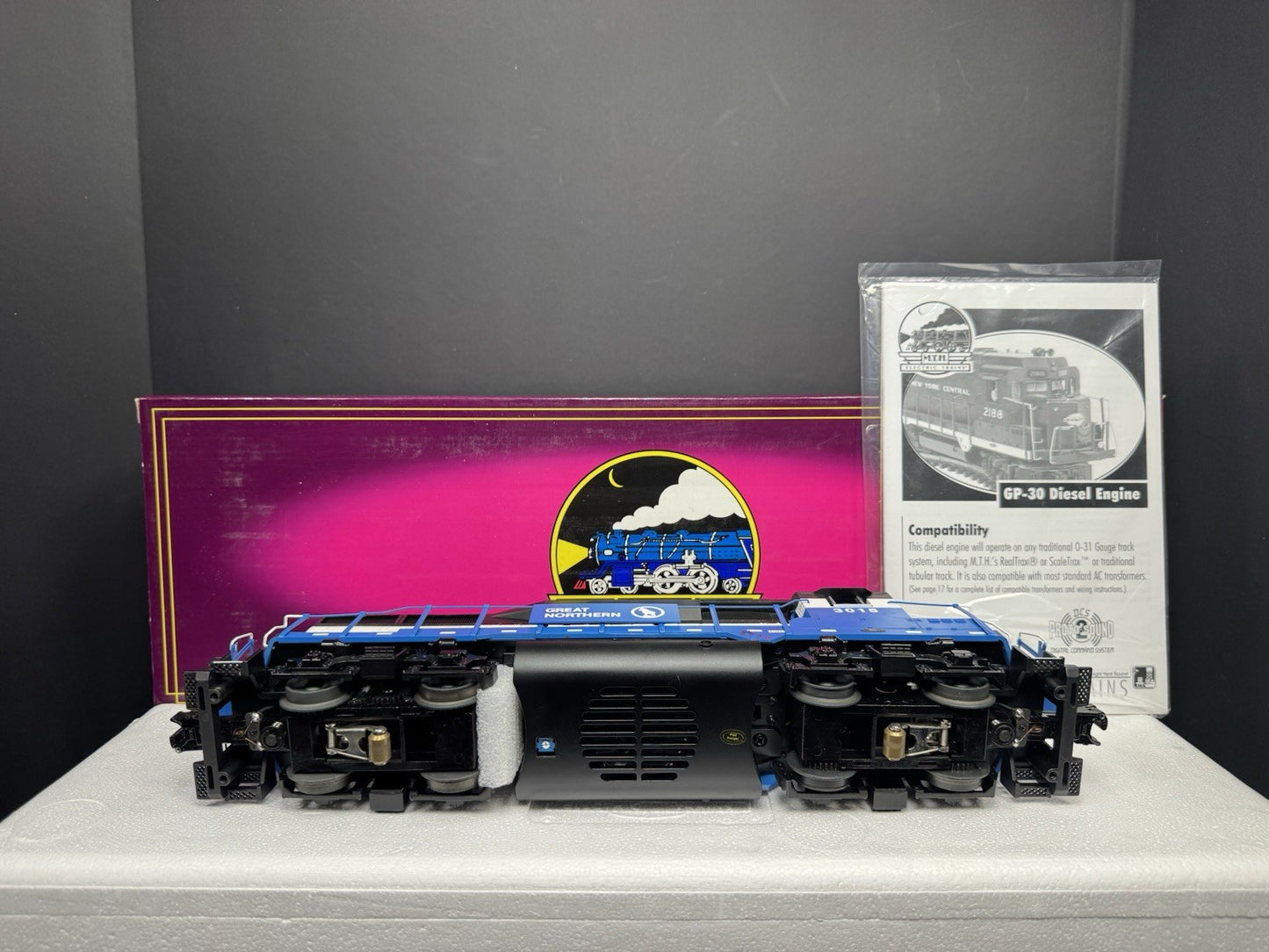 MTH 20-2399-1 Great Northern GN GP-30 diesel engine #3015 PS2 BCR NIB10