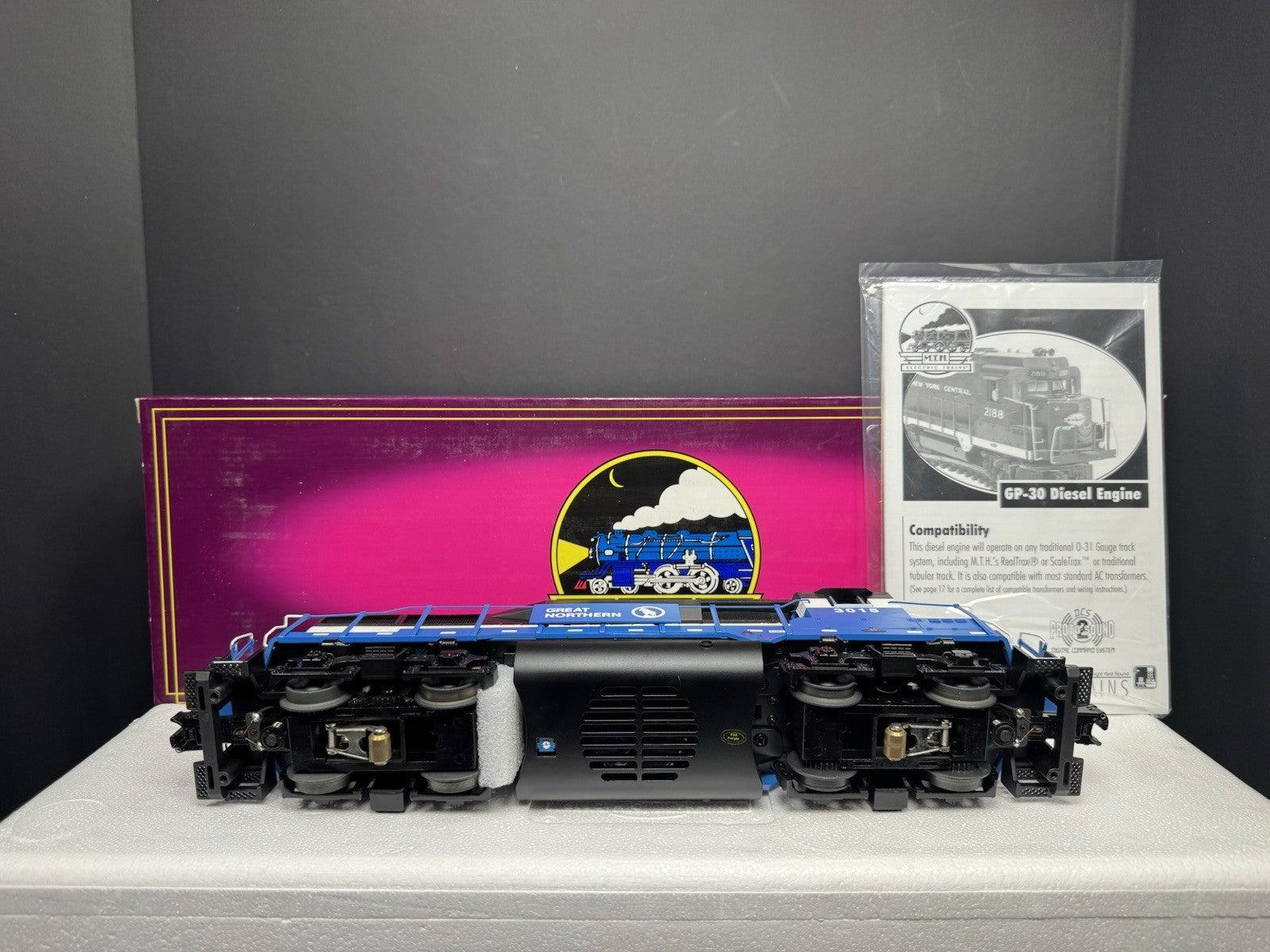 MTH 20-2399-1 Great Northern GN GP-30 diesel engine #3015 PS2 BCR NIB10