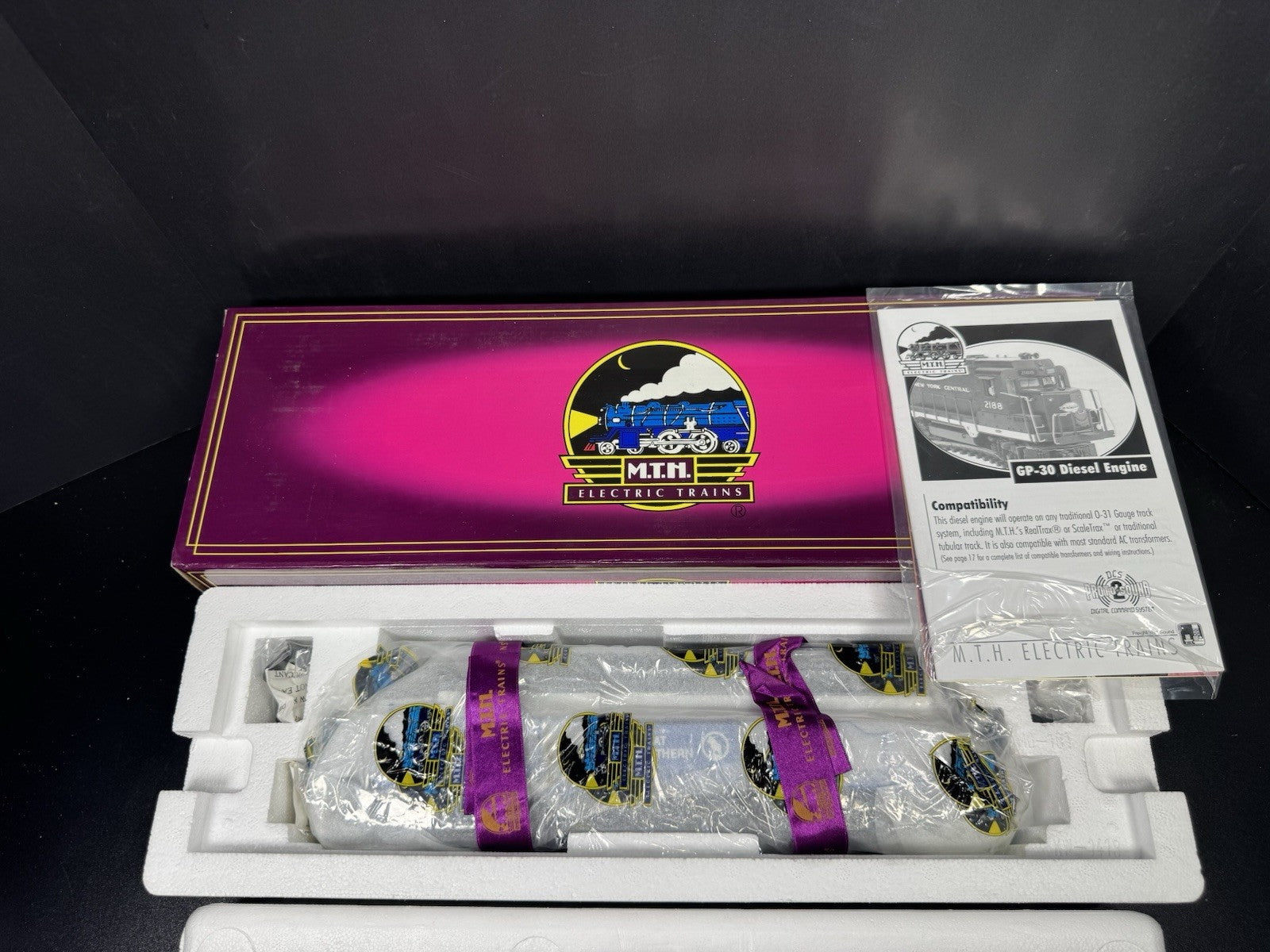 MTH 20-2399-1 Great Northern GN GP-30 diesel engine #3015 PS2 BCR NIB12