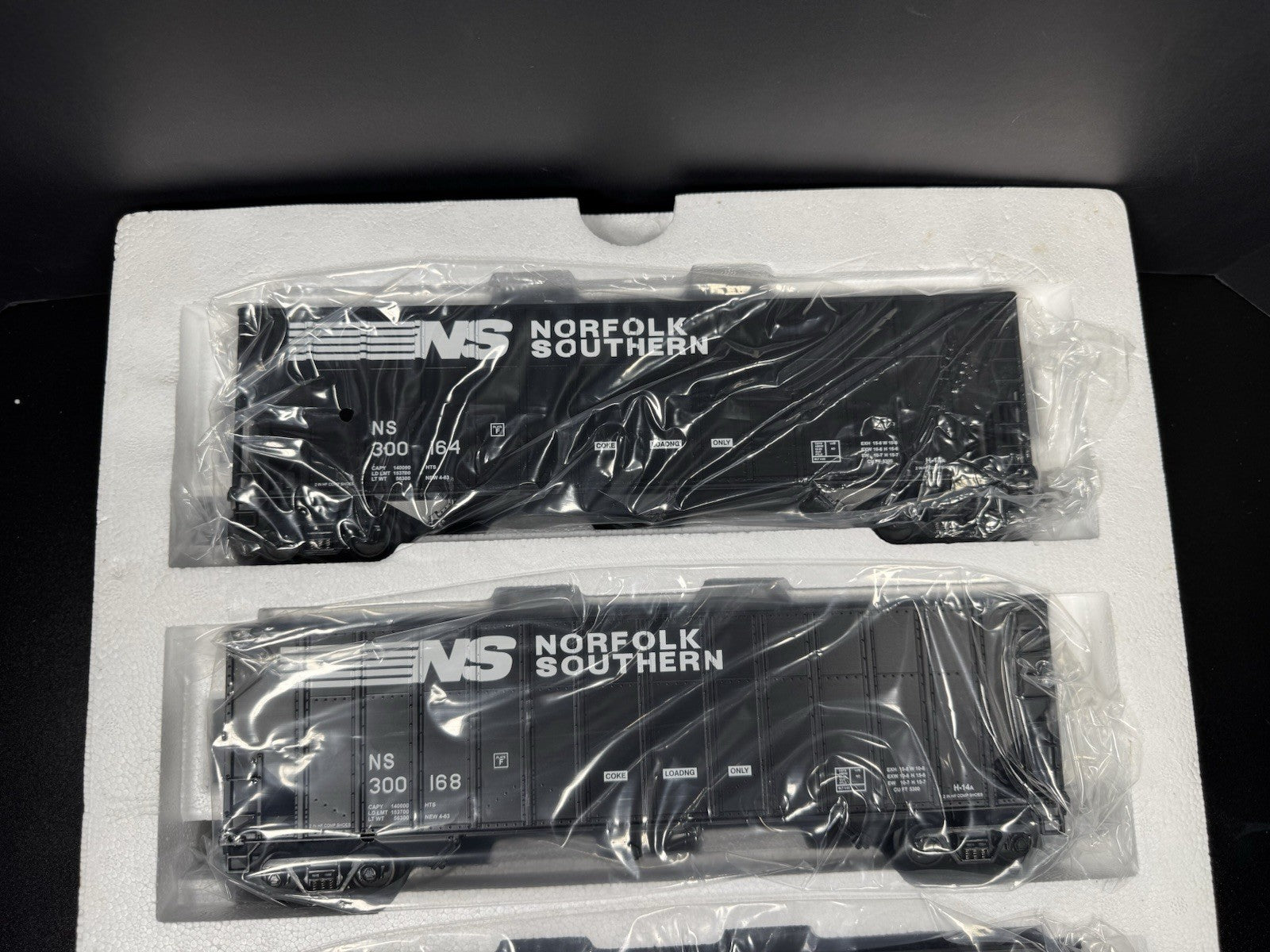 MTH 20-97068 Norfolk Southern NS coke hopper 4-car set LNIB2