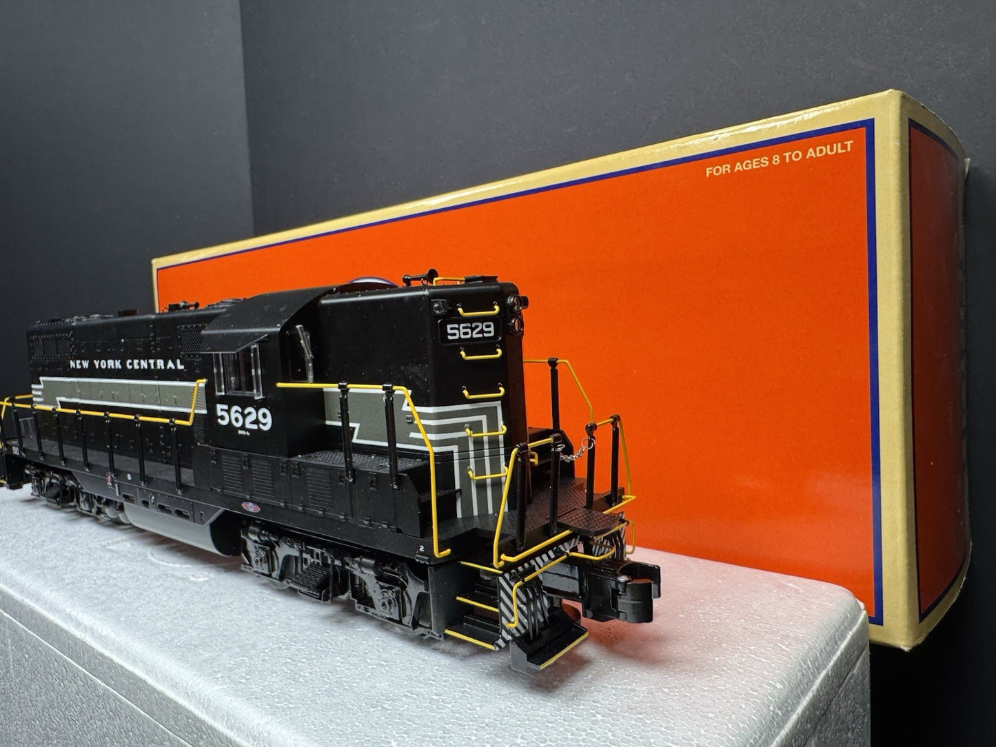 Lionel 6-28562 New York Central NYC GP-7 nonpowered diesel engine #5629 LNIB9