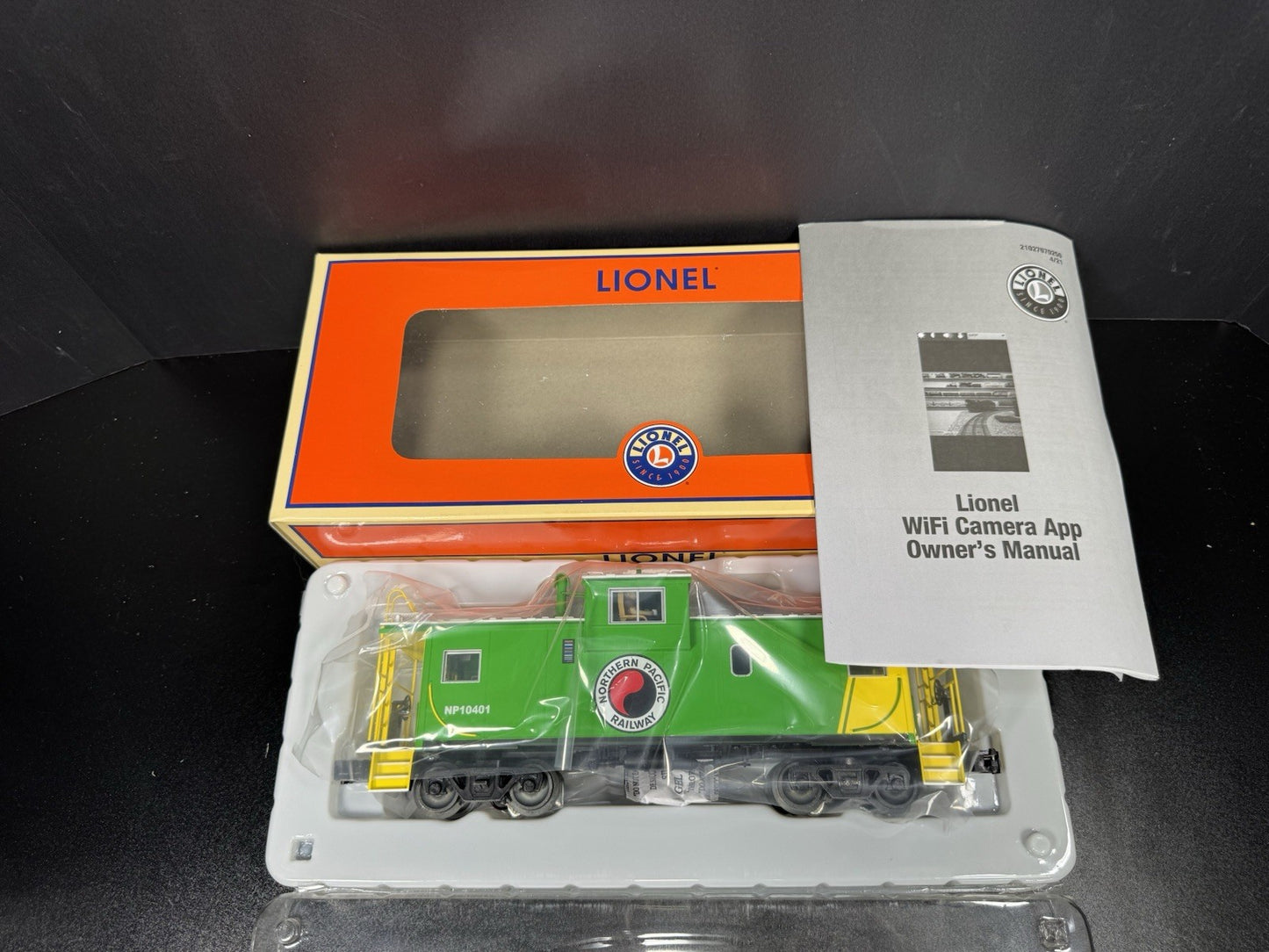Lionel 2226170 Northern Pacific NP CupolaCam caboose #10401 LNIB9