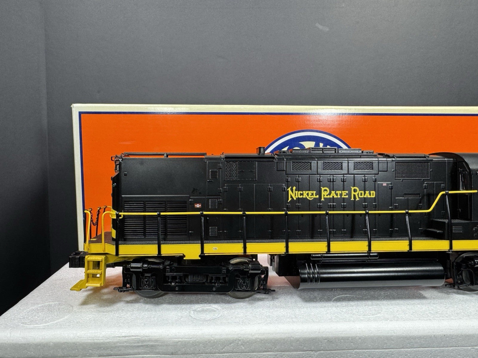 Lionel 6-18587 TMCC Nickel Plate Road NKP C-420 diesel engine #577 LNIB7