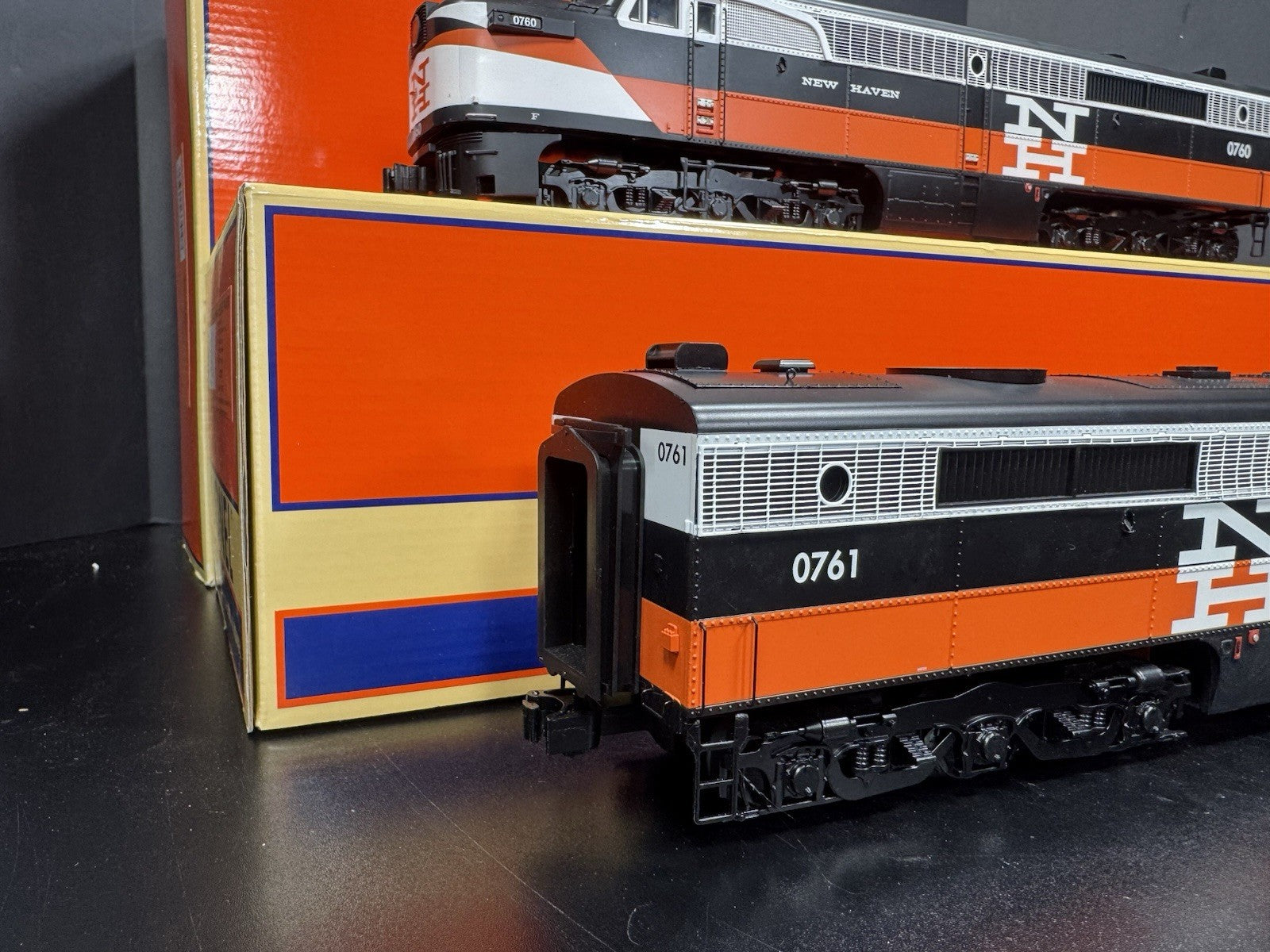 Lionel LEGACY 2133410 New Haven NH Alco PA diesel engine AA set LNIB6
