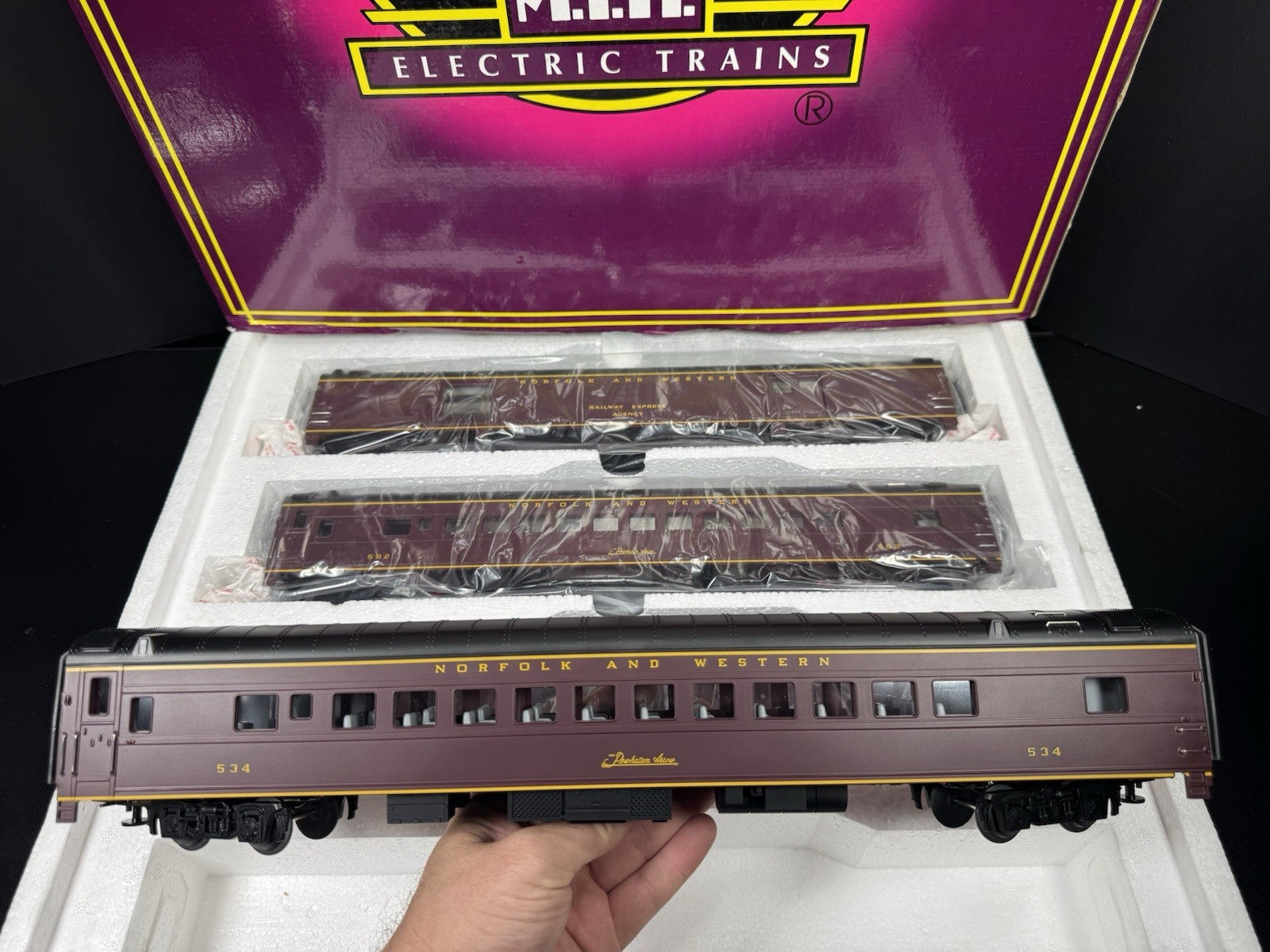 MTH 20-6514 Norfolk & Western N&W 70' streamlined passenger 5-car set LNIB2