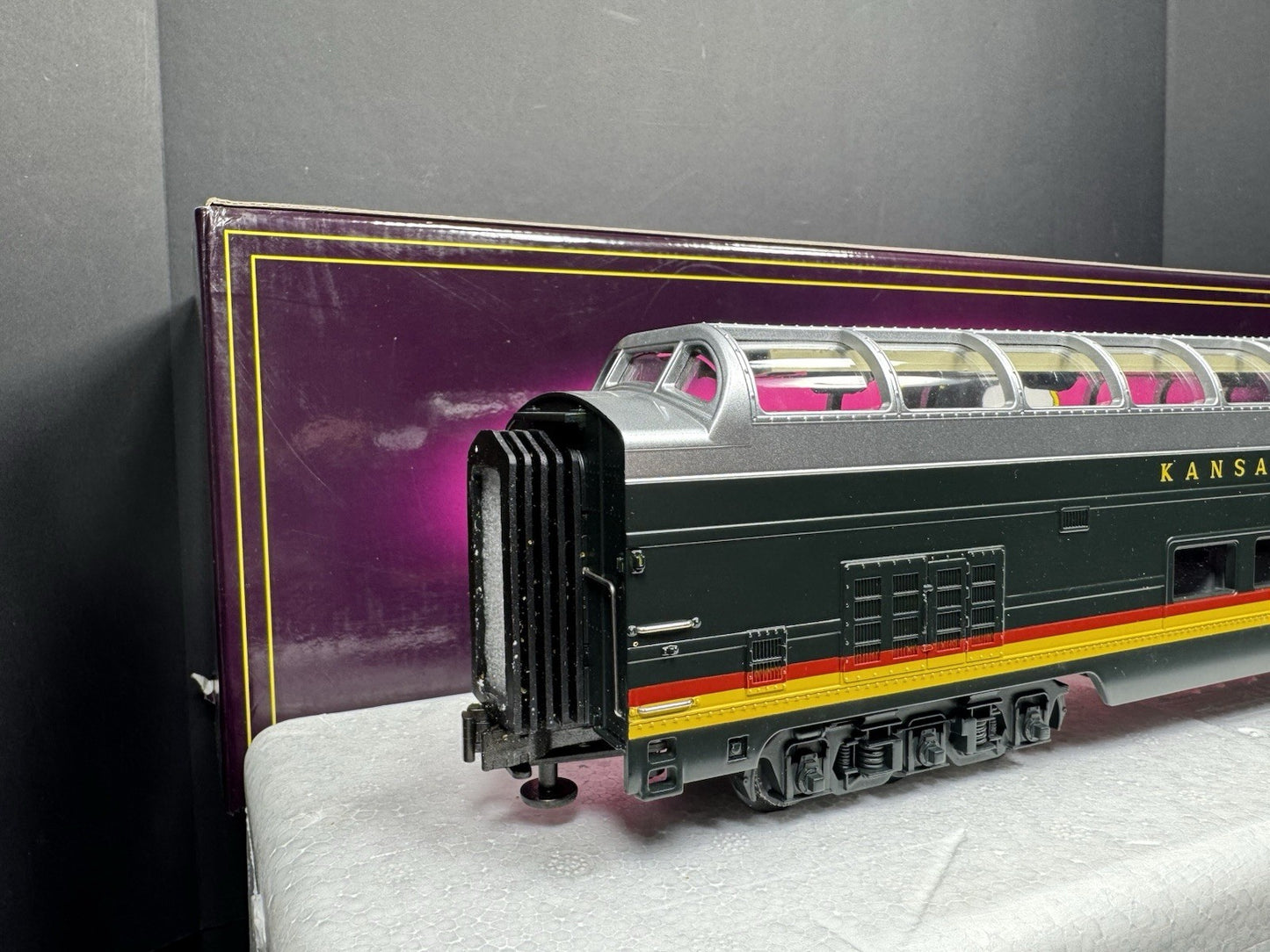 MTH 20-6735 Kansas City Southern KCS 70' full-length vista dome pass car LNIB1