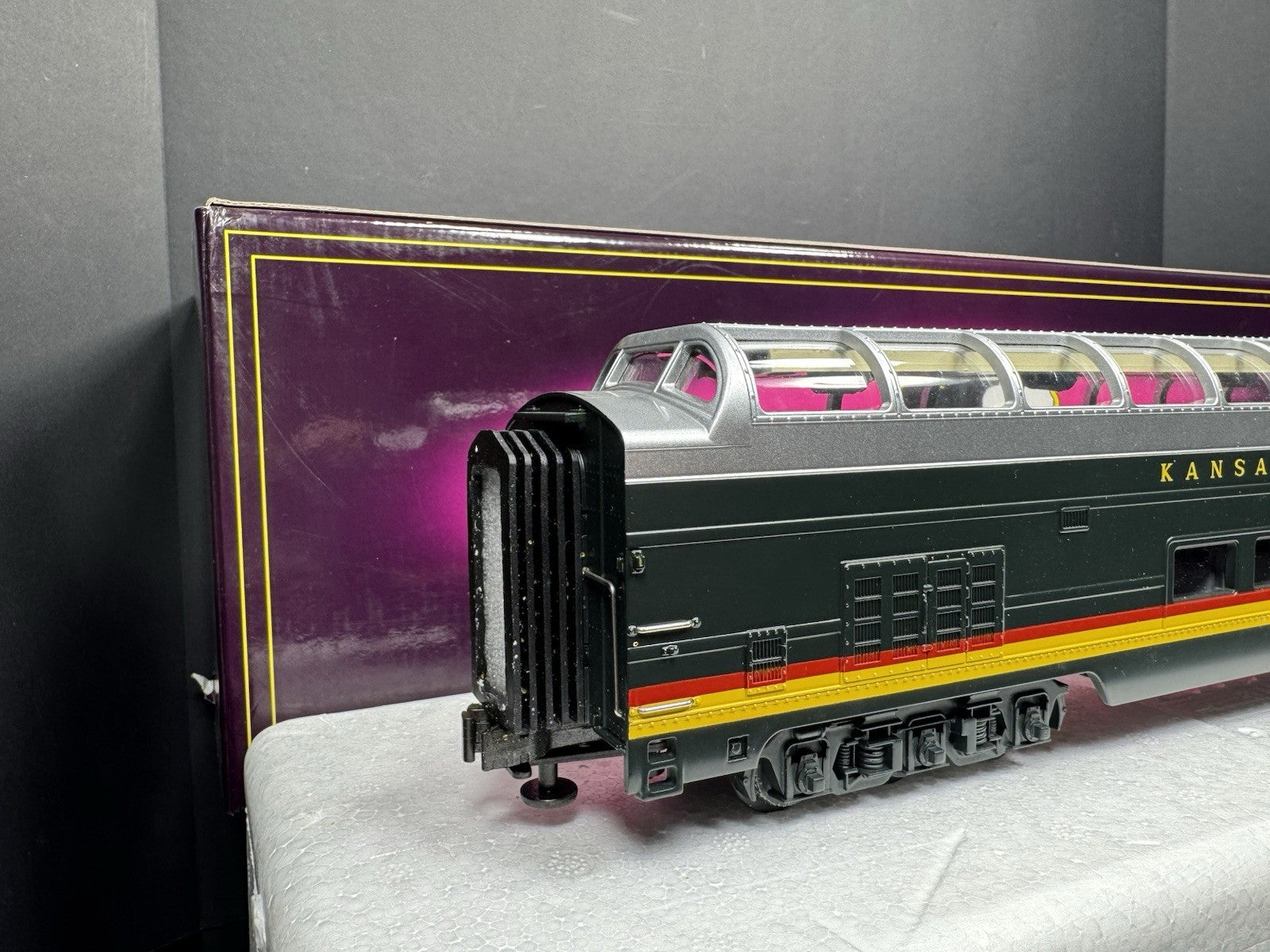 MTH 20-6735 Kansas City Southern KCS 70' full-length vista dome pass car LNIB1
