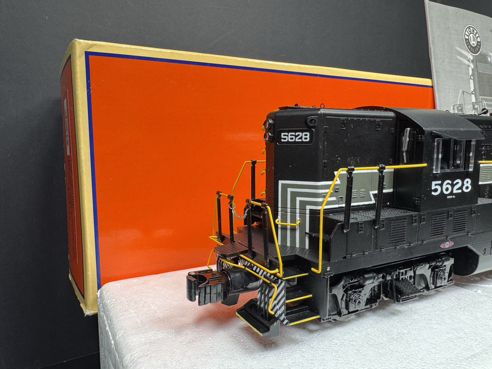 Lionel LEGACY 6-28561 New York Central NYC GP-7 diesel engine #5628 LNIB4
