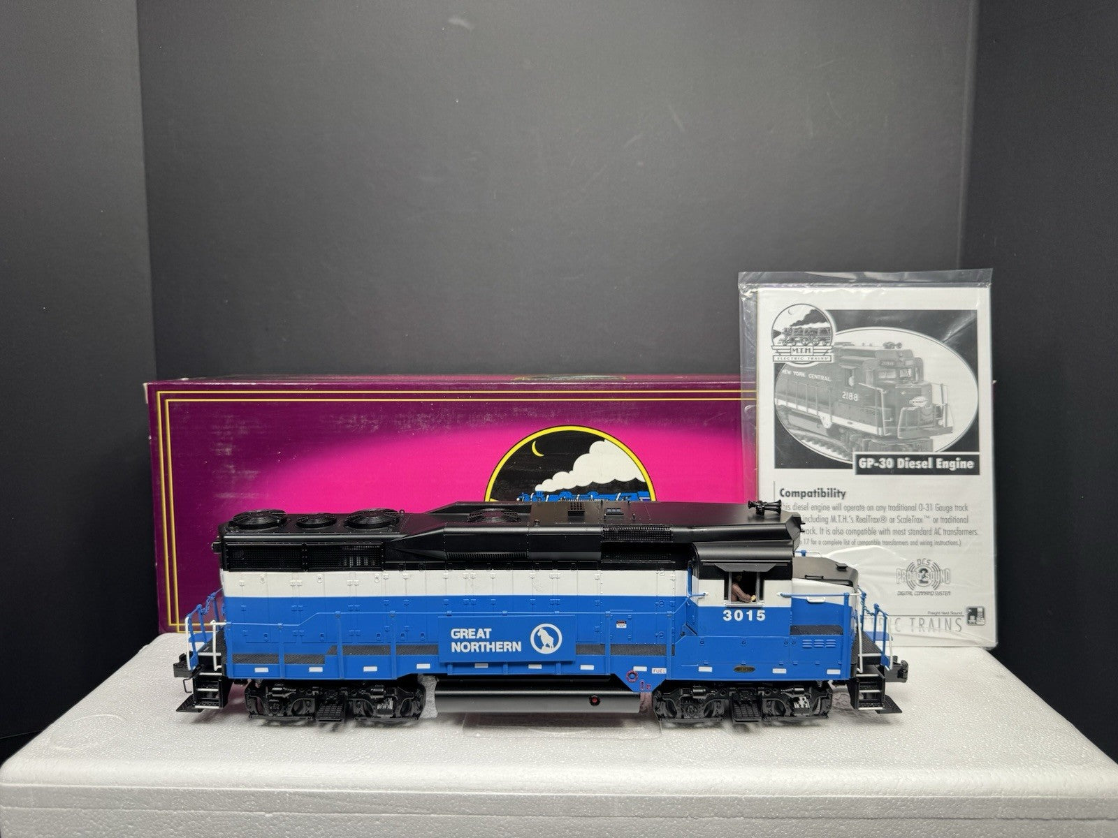 MTH 20-2399-1 Great Northern GN GP-30 diesel engine #3015 PS2 BCR NIB5