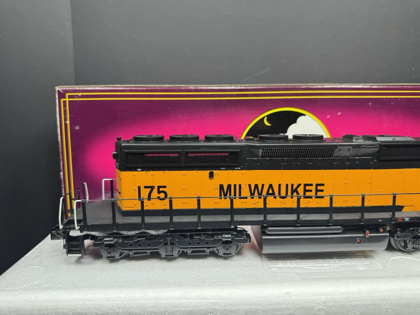 MTH 20-2668-1 Milwaukee Road SD40-2 diesel engine #175 PS2 BCR LNIB7