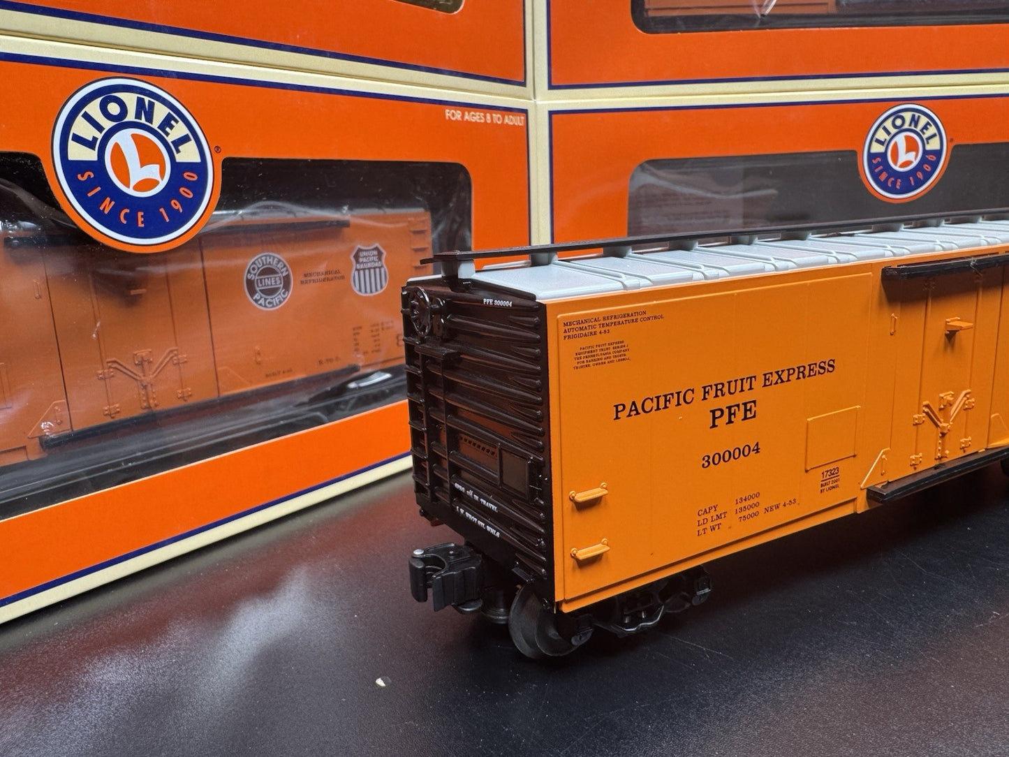 Lionel 6-17319 Pacific Fruit Express PFE orange reefer car 6-pack LNIB2